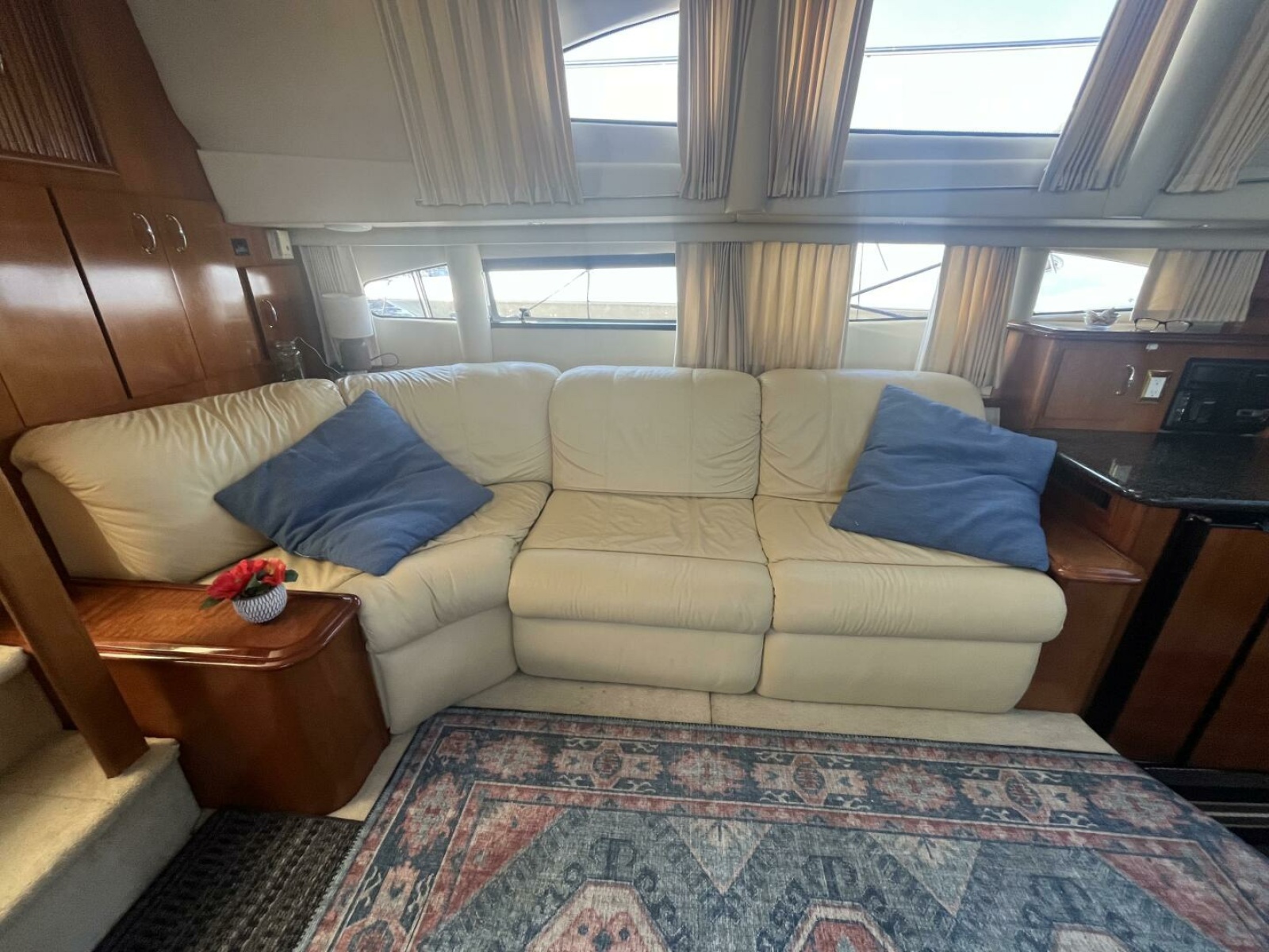 2003 Carver 444 Cockpit Motor Yacht 44