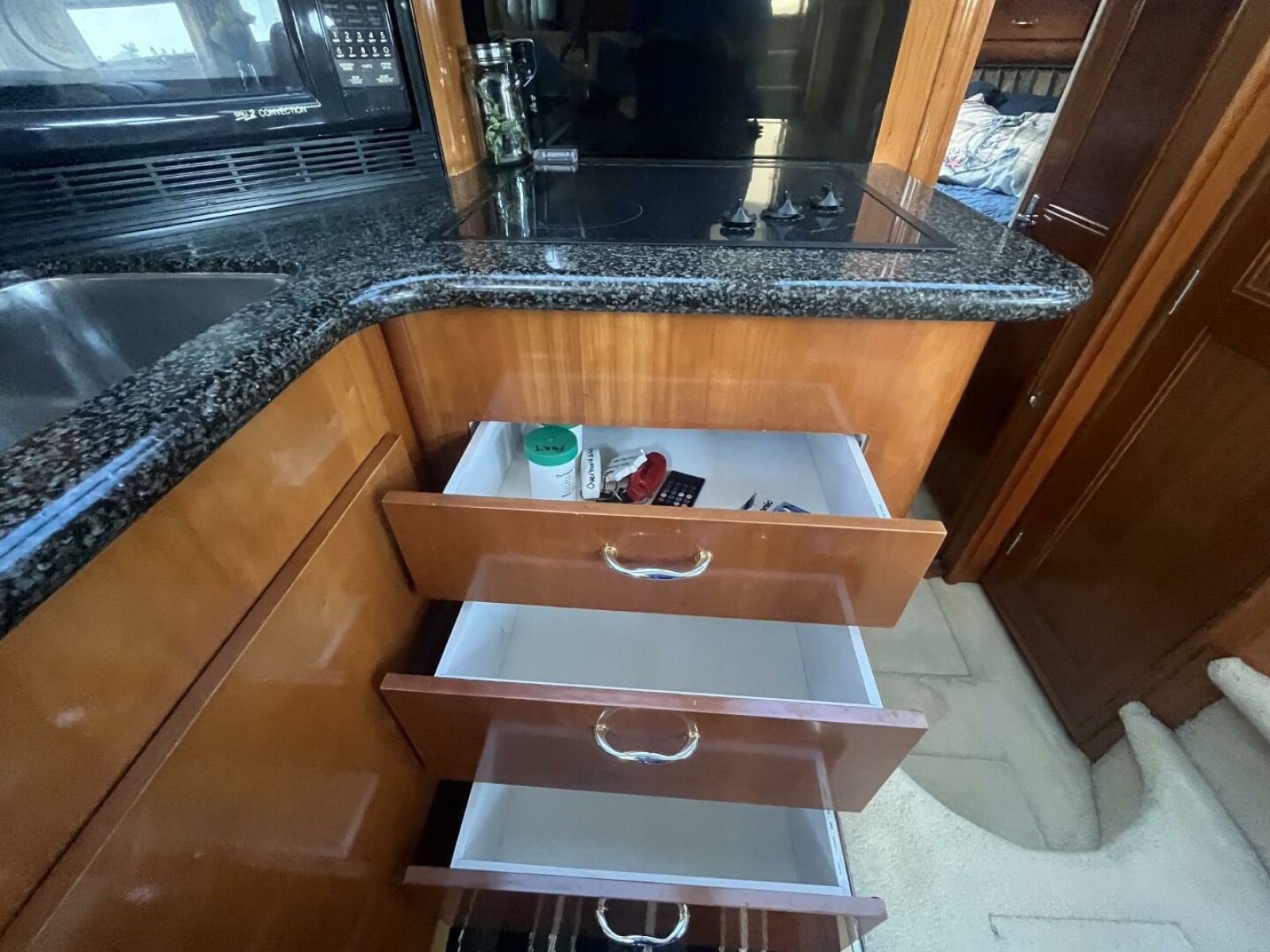 2003 Carver 444 Cockpit Motor Yacht 44