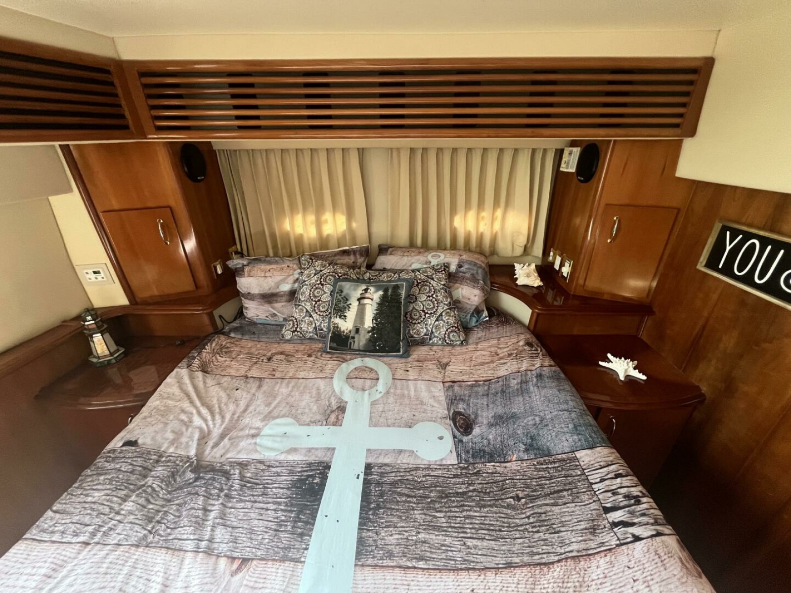 2003 Carver 444 Cockpit Motor Yacht 44