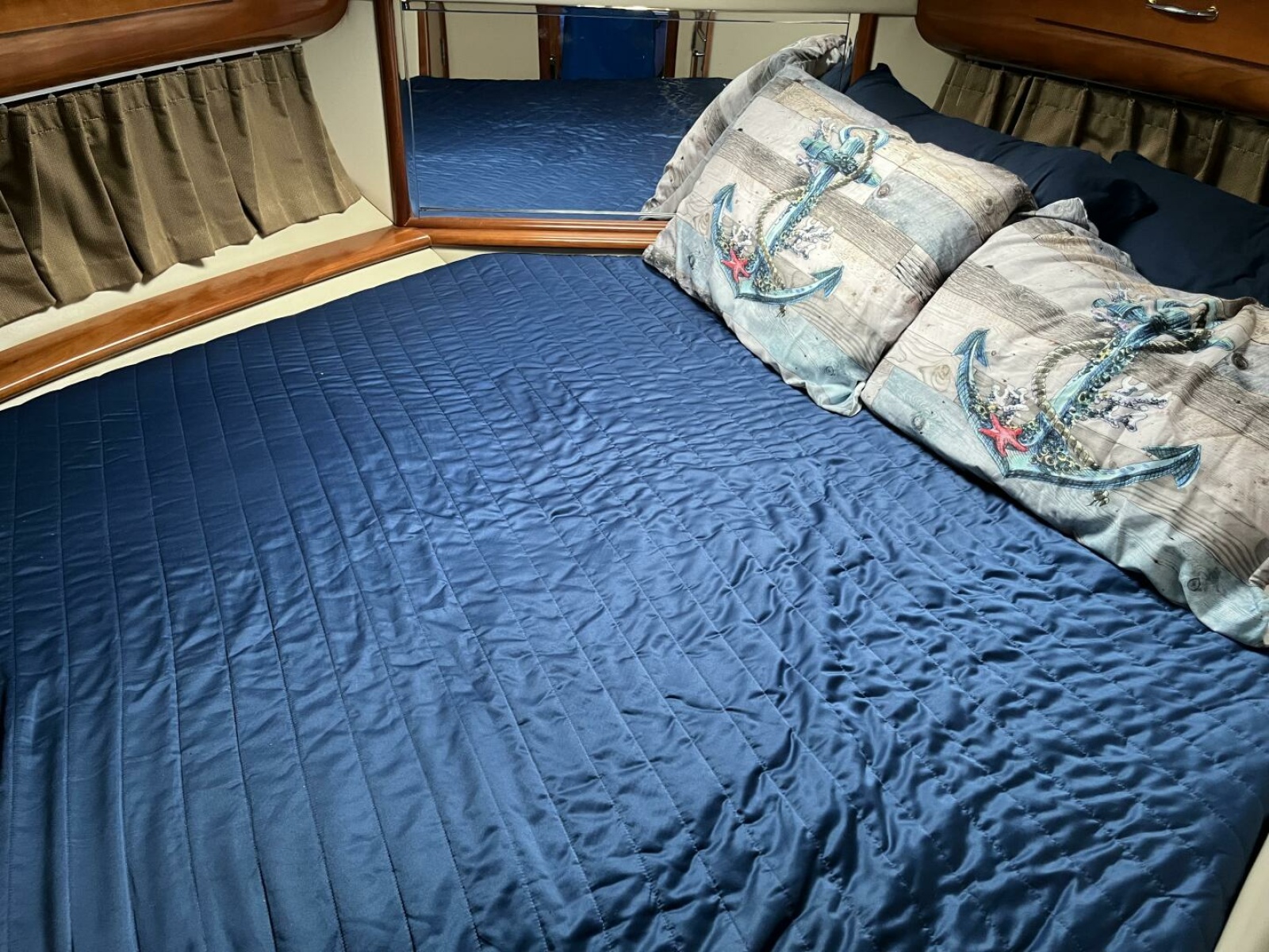 2003 Carver 444 Cockpit Motor Yacht 44