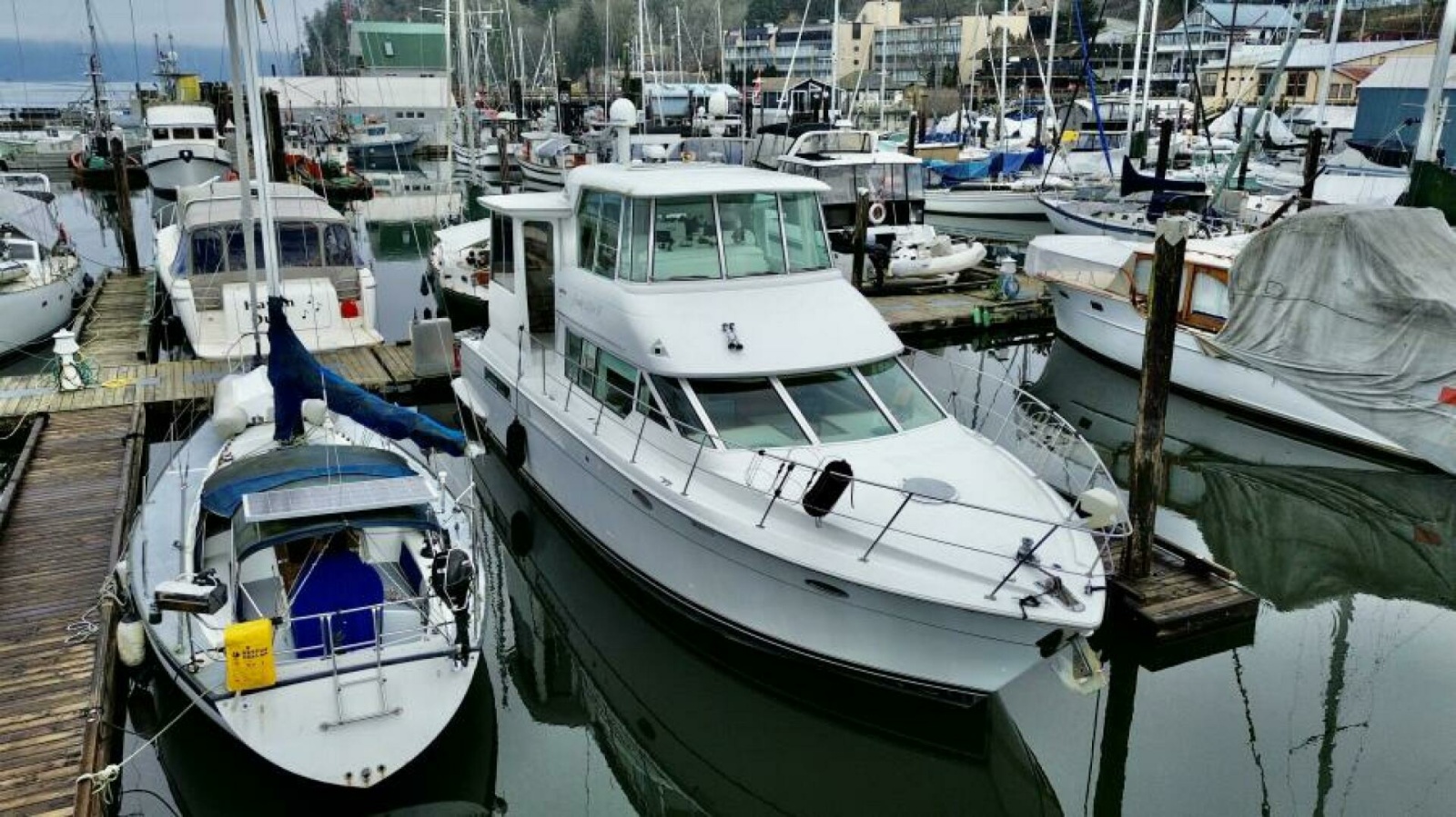 1997 Carver 500 Cockpit Motor Yacht 50