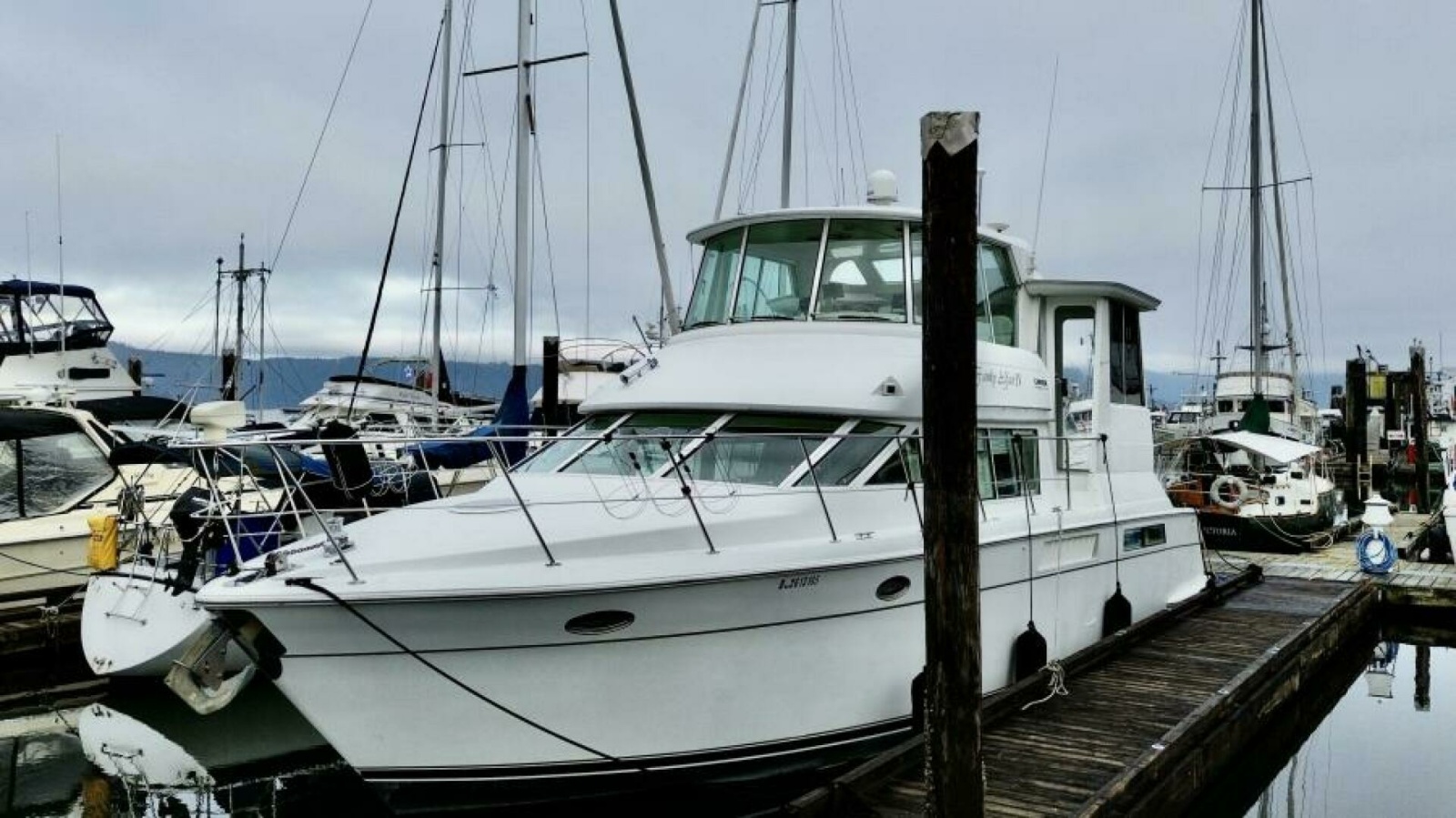 1997 Carver 500 Cockpit Motor Yacht 50