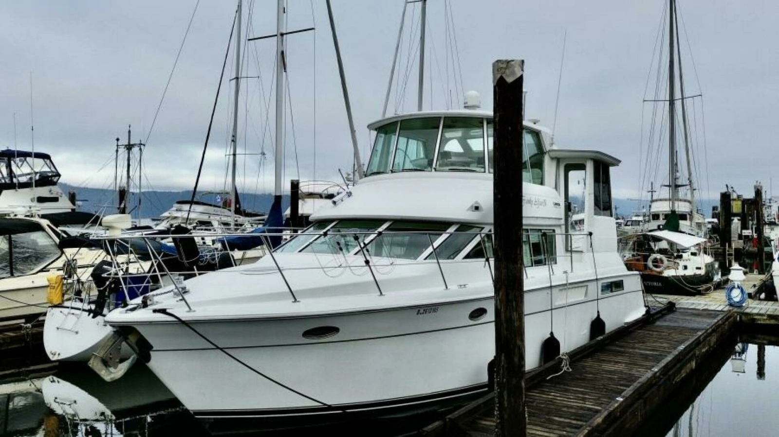 1997 Carver 500 Cockpit Motor Yacht 50