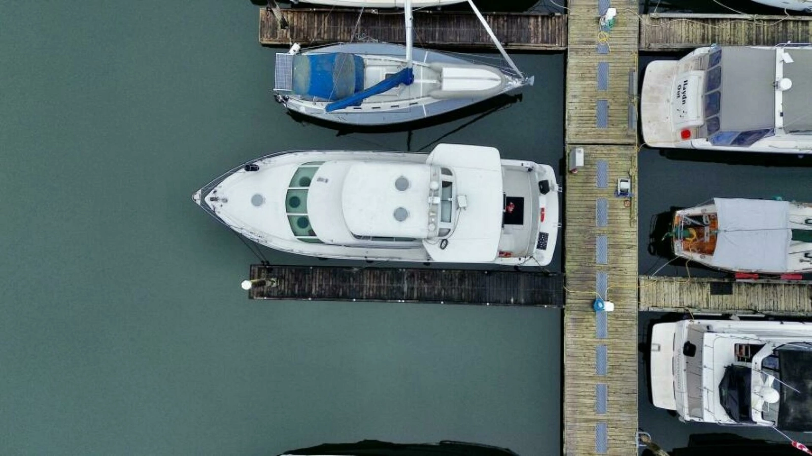 1997 Carver 500 Cockpit Motor Yacht 50