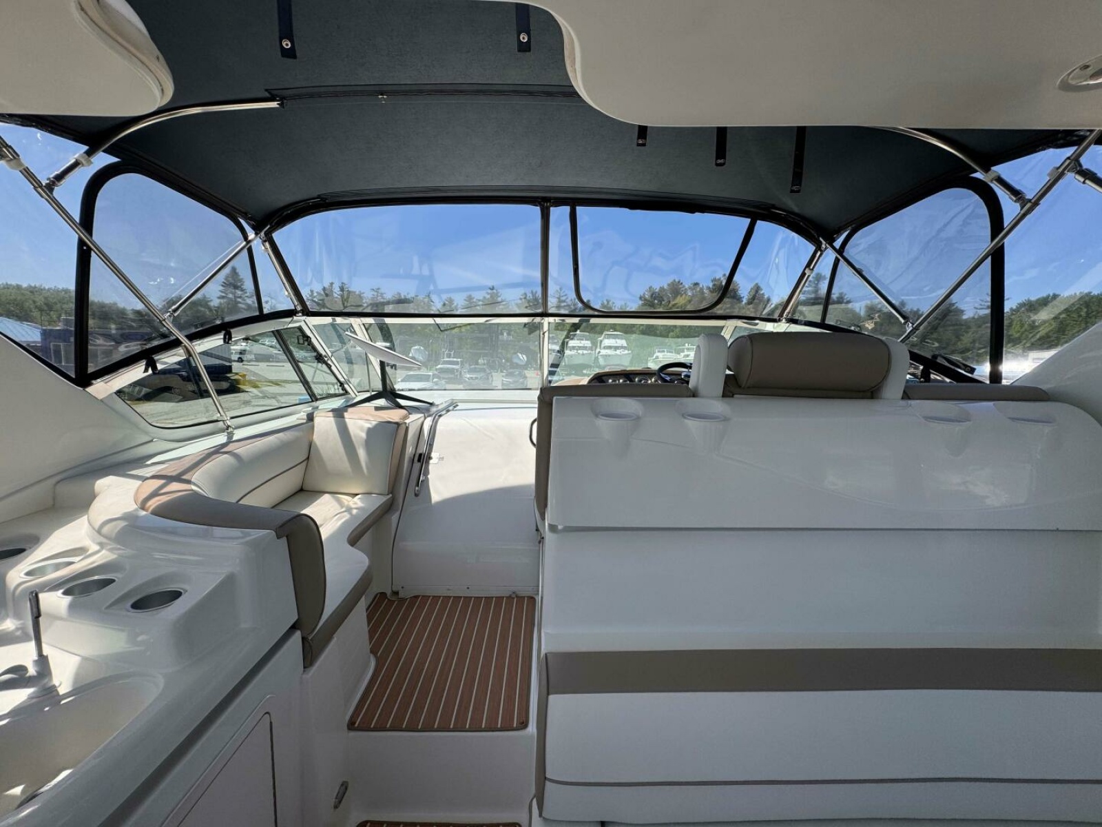 2002 Cruisers Yachts 4450 Express Motor Yacht 45