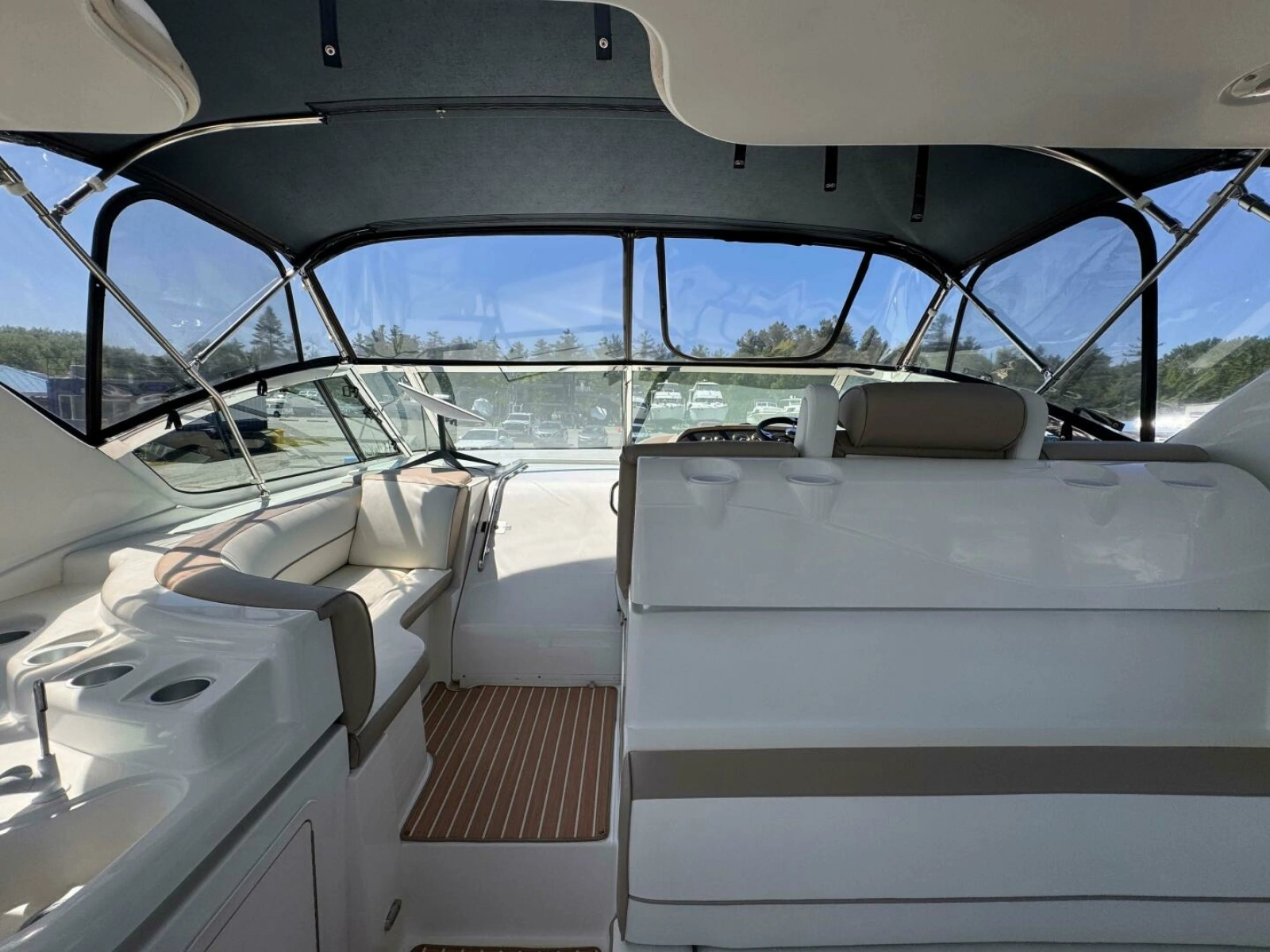 2002 Cruisers Yachts 4450 Express Motor Yacht 45