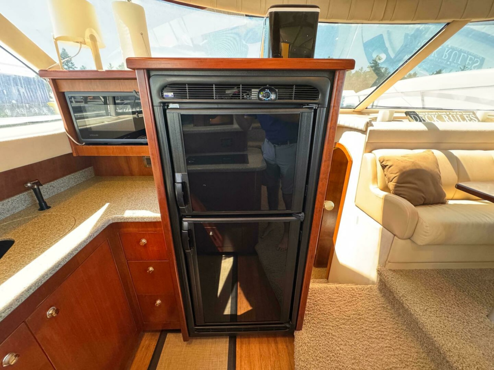 2002 Cruisers Yachts 4450 Express Motor Yacht 45