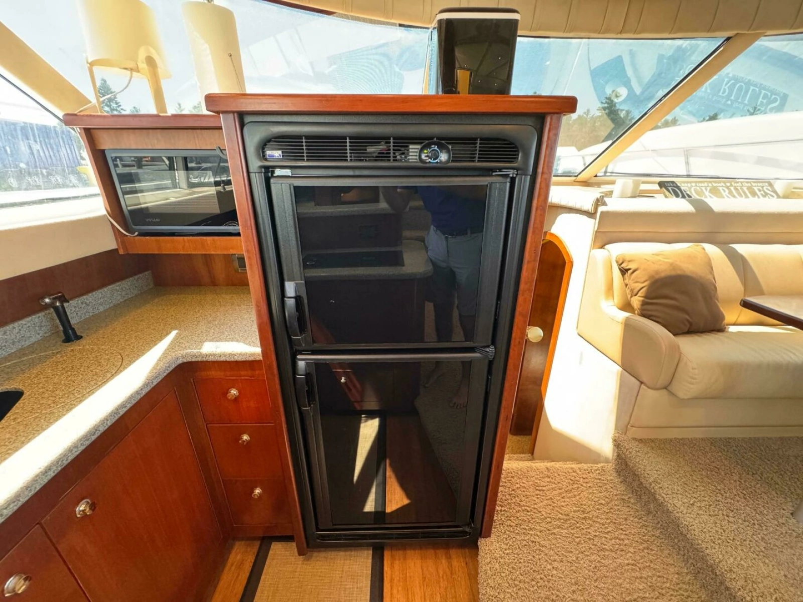 2002 Cruisers Yachts 4450 Express Motor Yacht 45