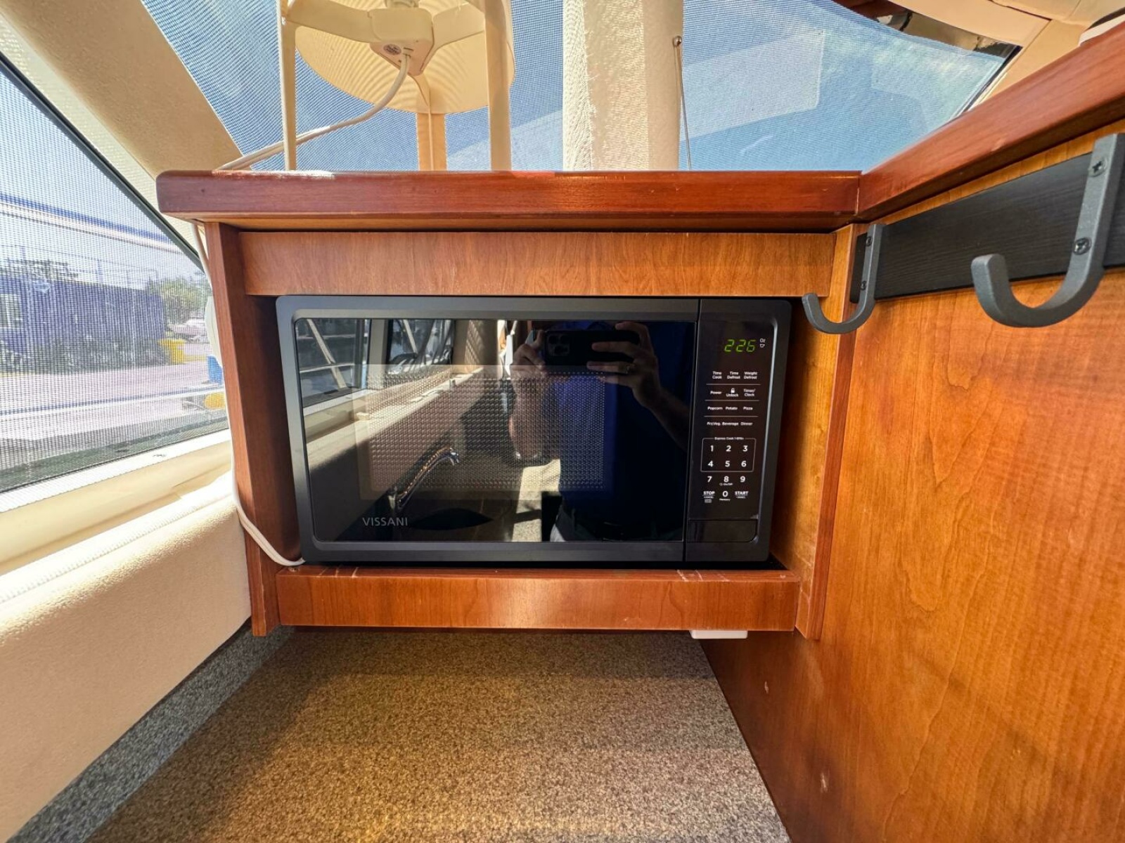 2002 Cruisers Yachts 4450 Express Motor Yacht 45