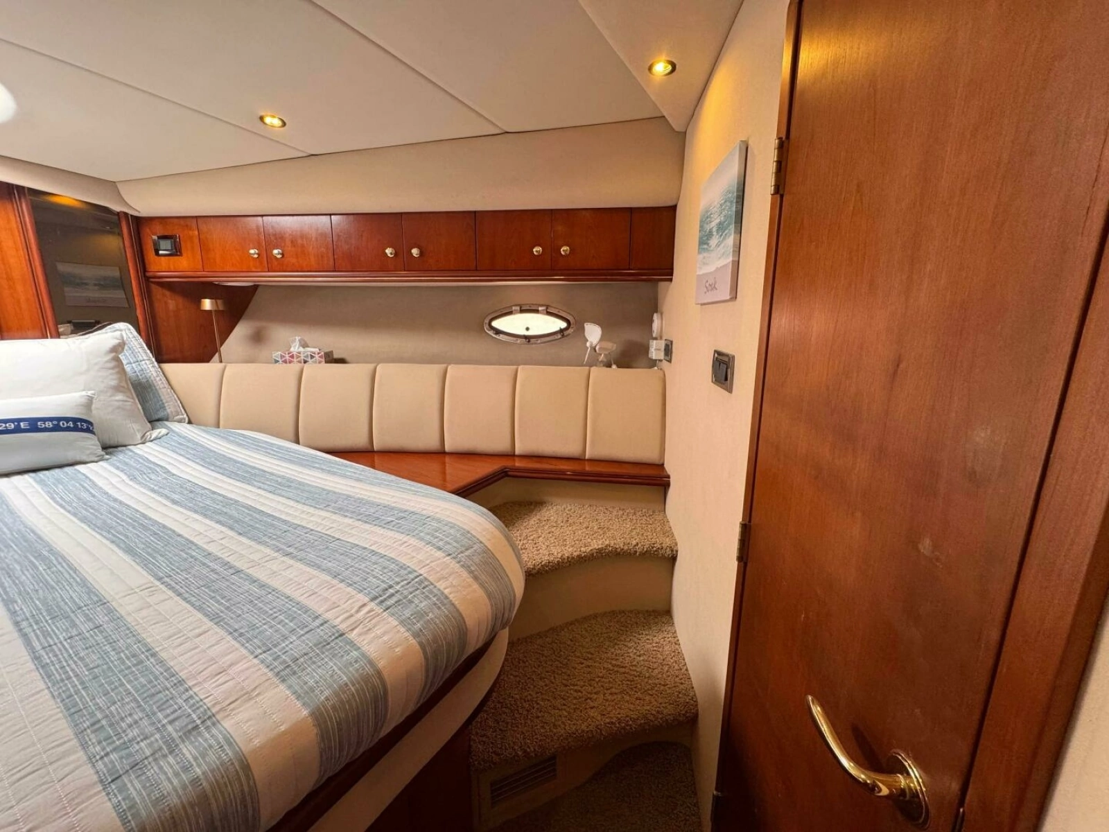 2002 Cruisers Yachts 4450 Express Motor Yacht 45