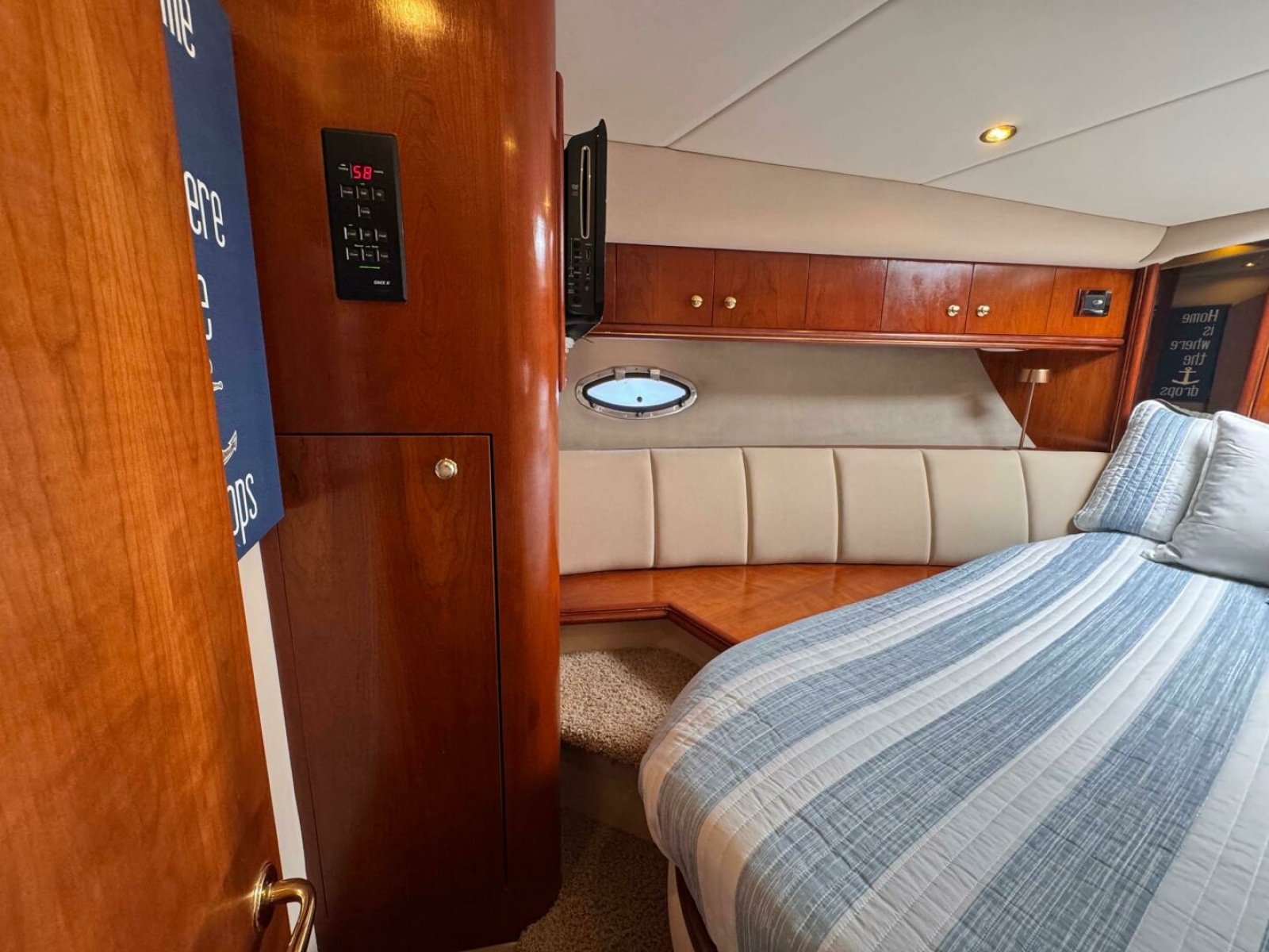 2002 Cruisers Yachts 4450 Express Motor Yacht 45