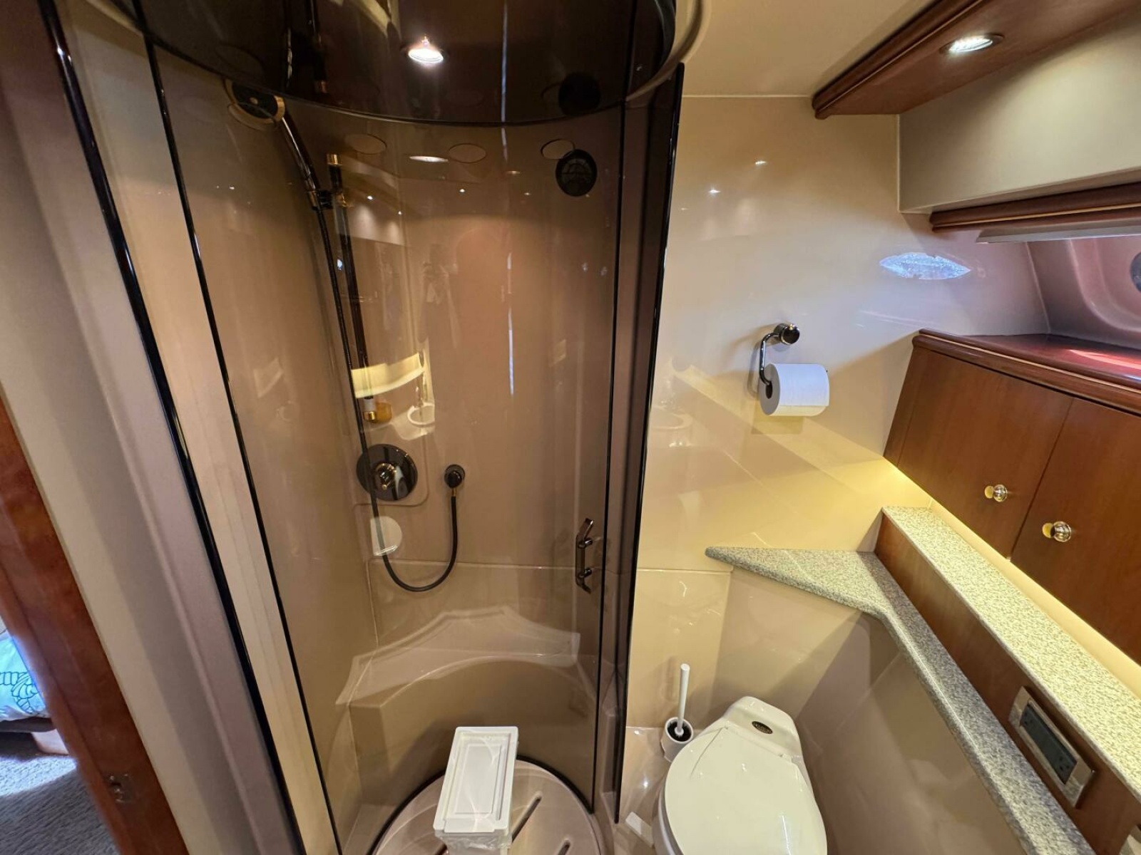 2002 Cruisers Yachts 4450 Express Motor Yacht 45