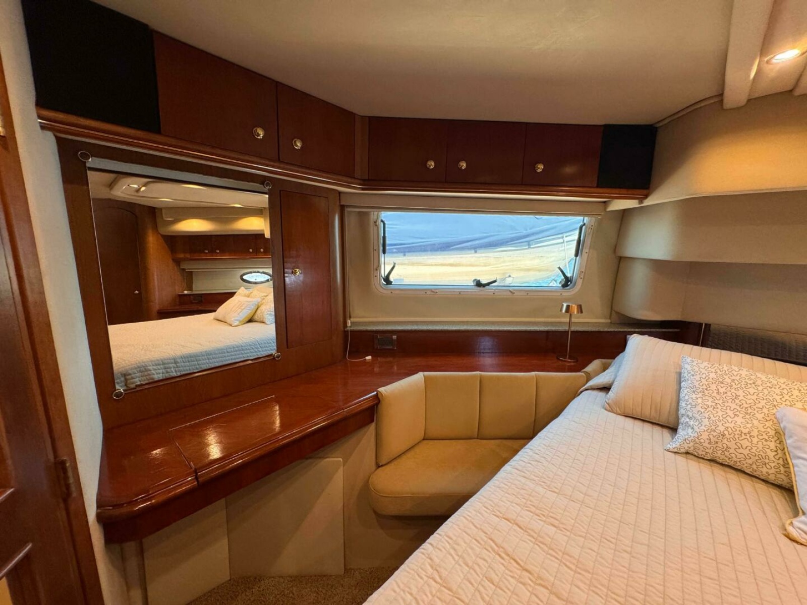 2002 Cruisers Yachts 4450 Express Motor Yacht 45