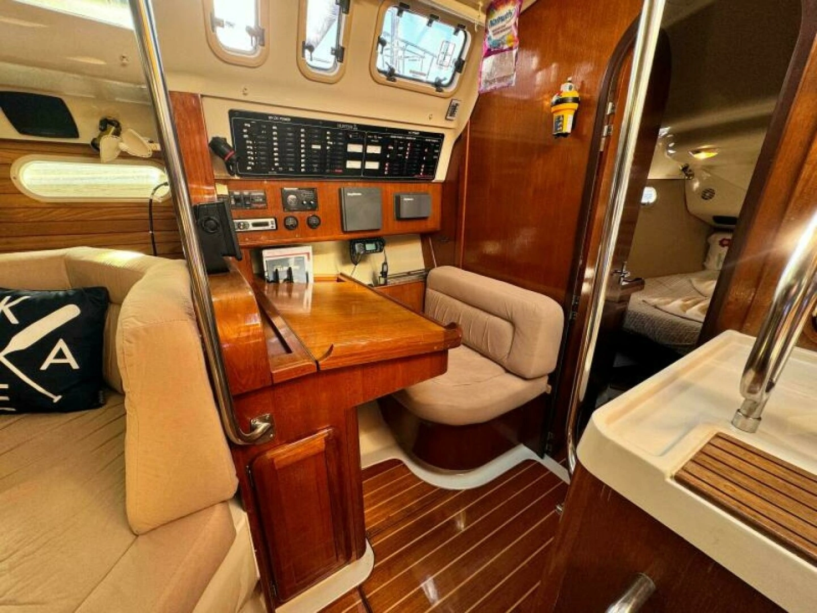 1995 Hunter 430 43