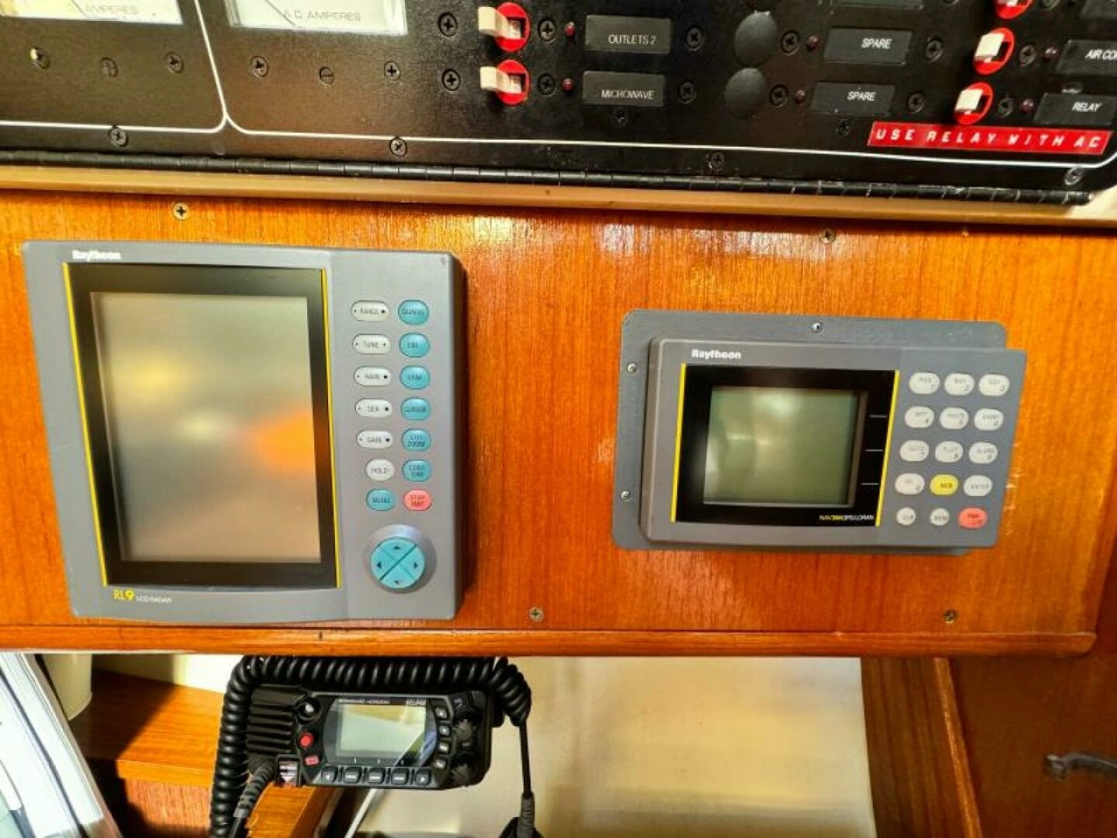 1995 Hunter 430 43