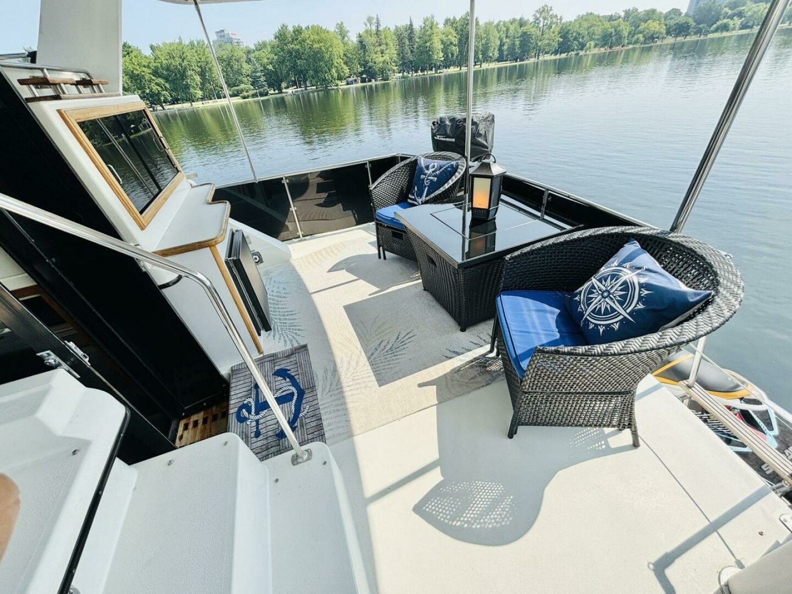 1988 Carver 3807 AFT CABIN 38