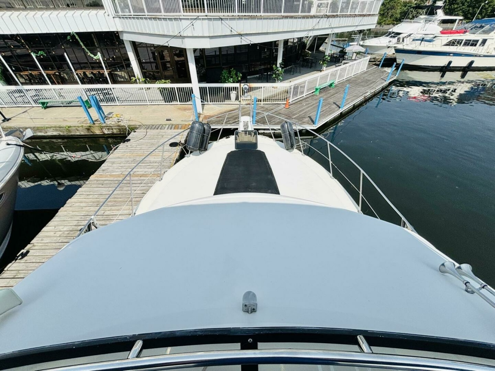 1988 Carver 3807 AFT CABIN 38