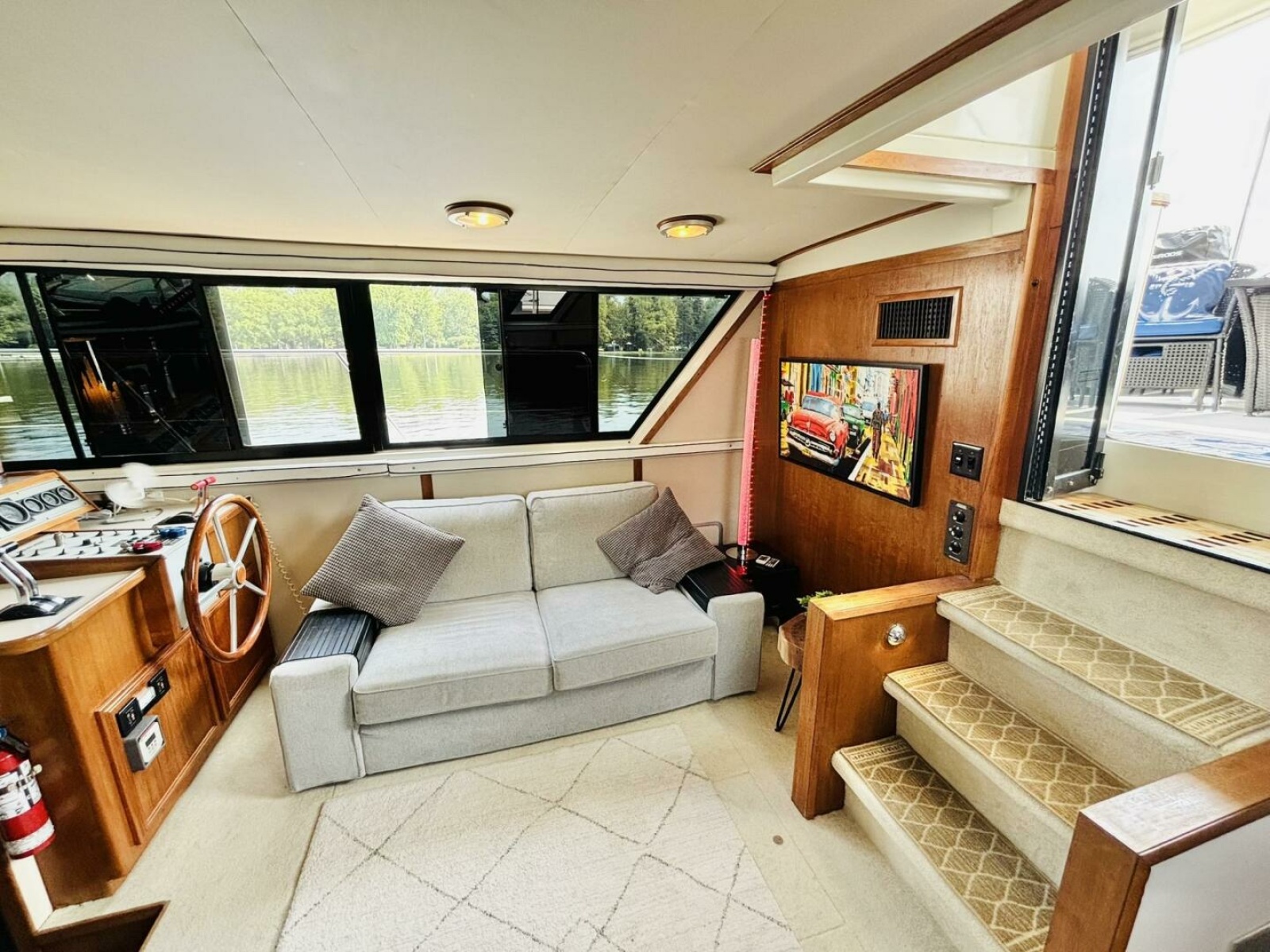 1988 Carver 3807 AFT CABIN 38
