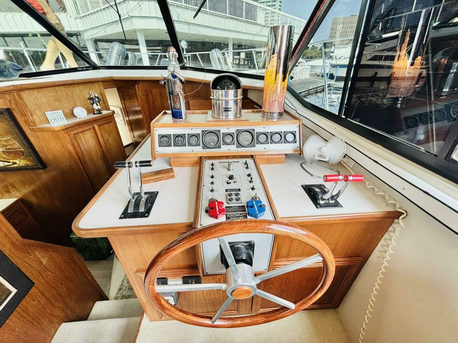 1988 Carver 3807 AFT CABIN 38
