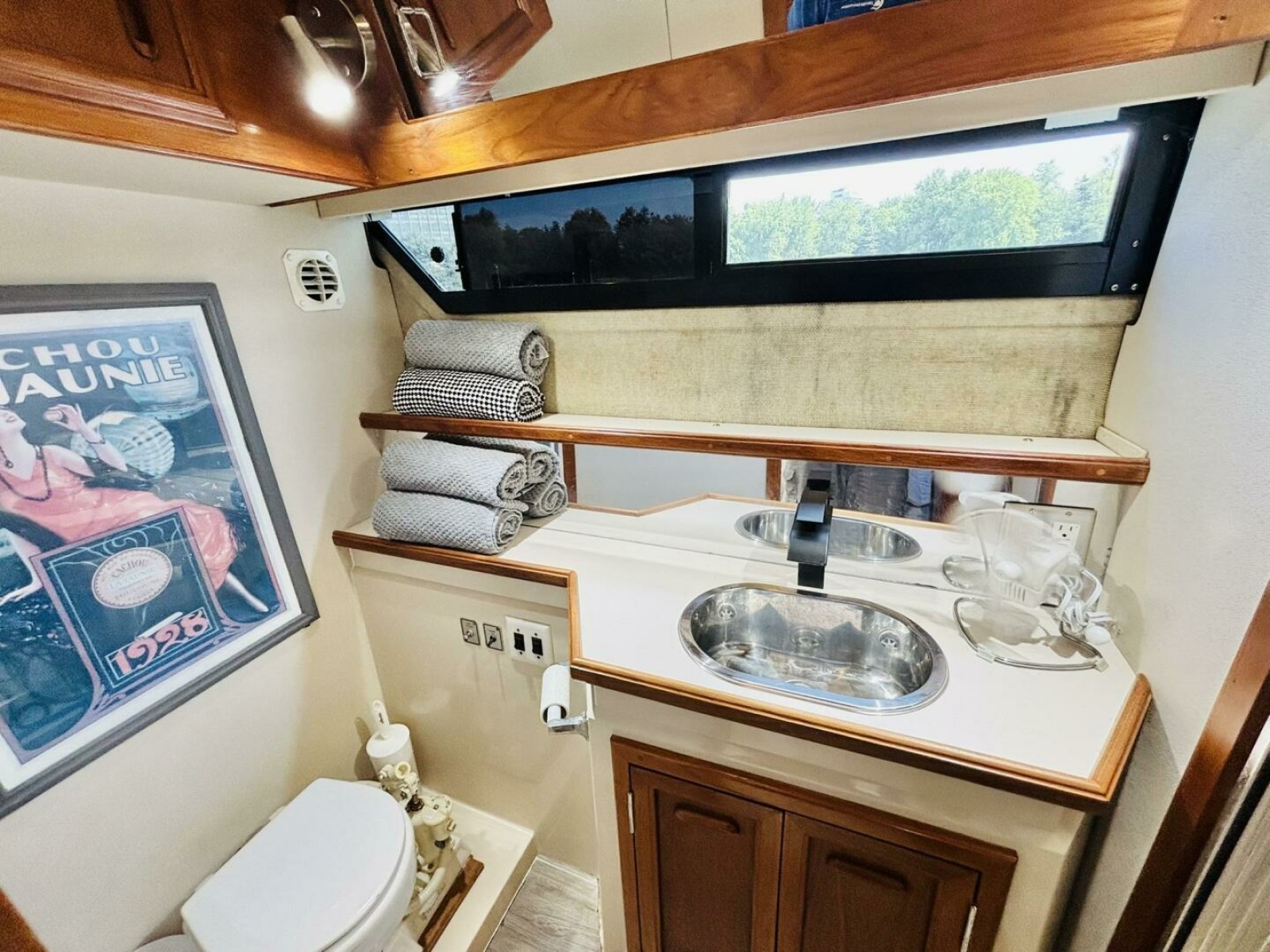 1988 Carver 3807 AFT CABIN 38