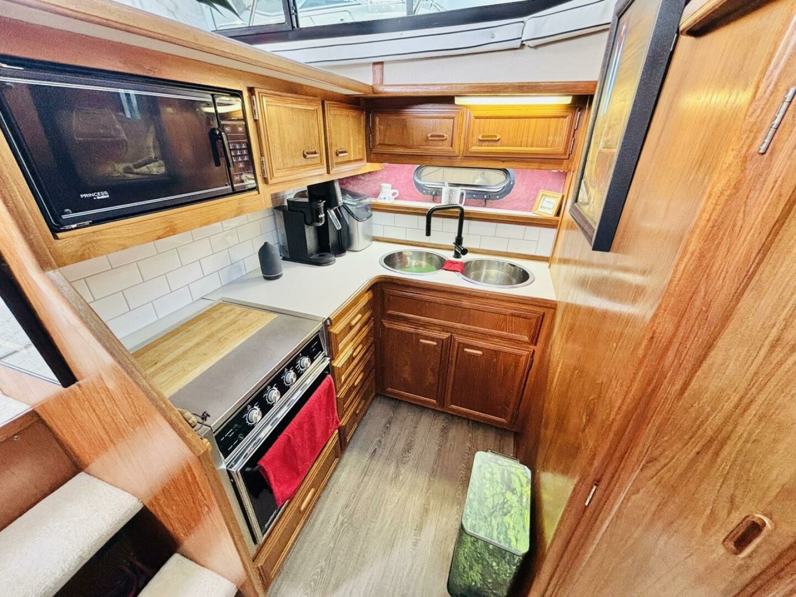 1988 Carver 3807 AFT CABIN 38