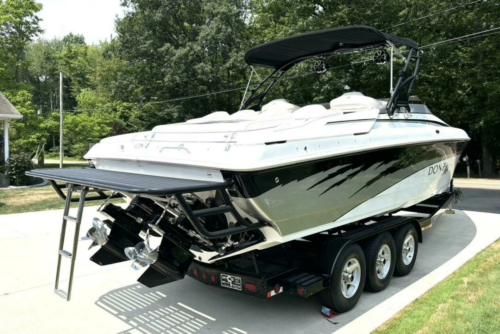 2005 Donzi 33ZX 33