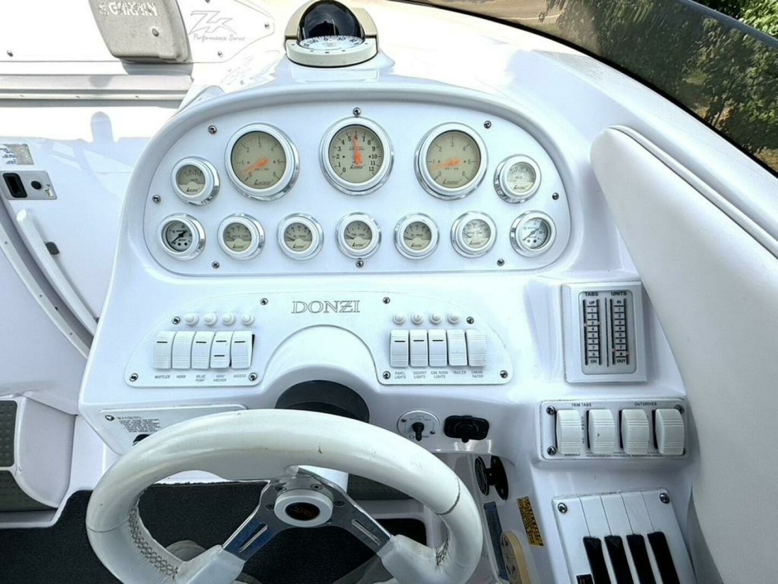 2005 Donzi 33ZX 33