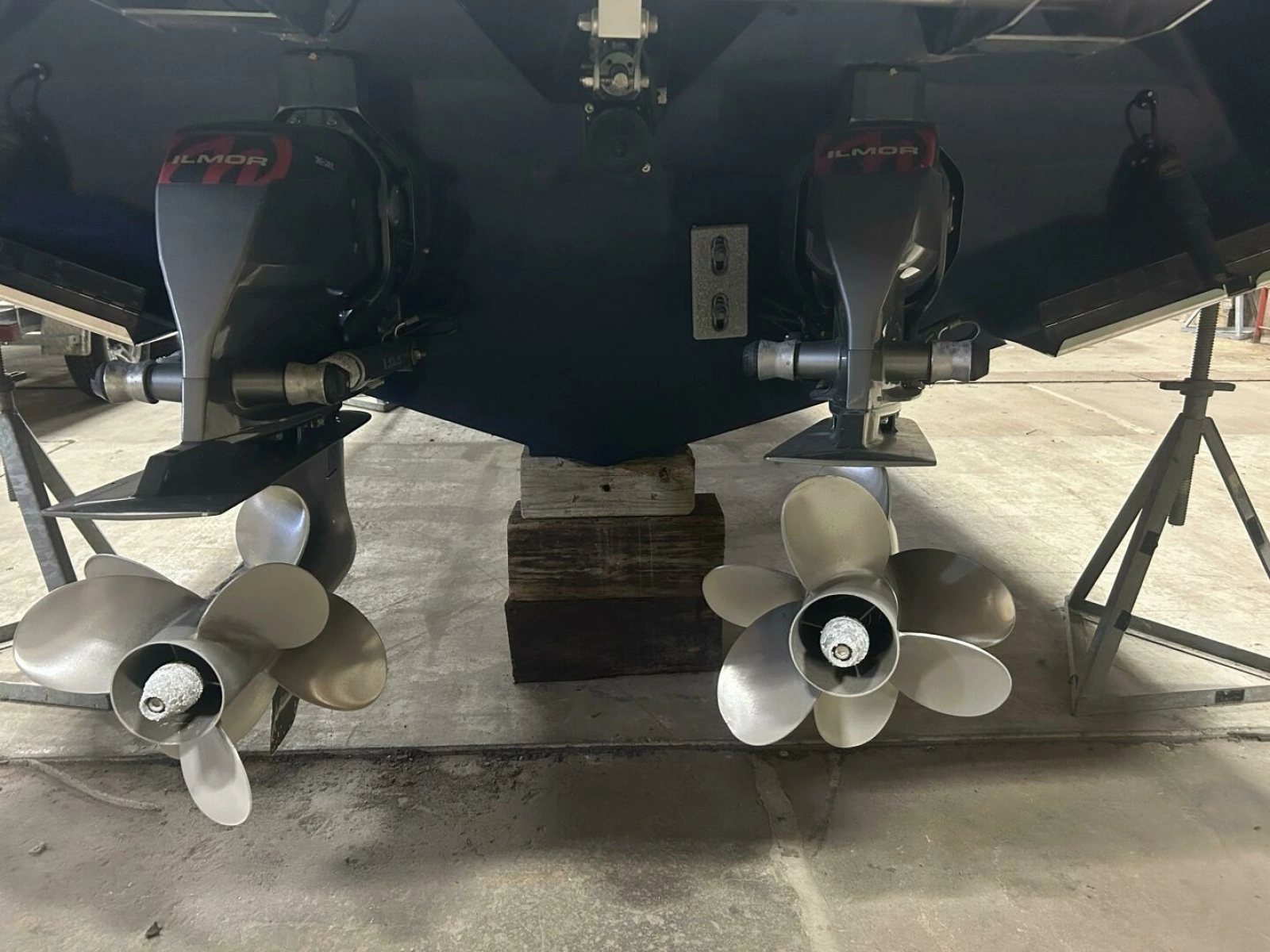 2021 Aviara AV32 32