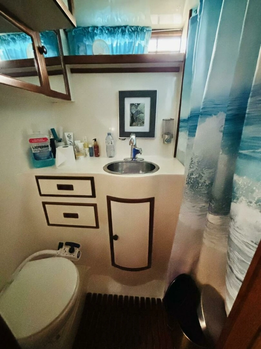 1987 President 35 AFT CABIN 35