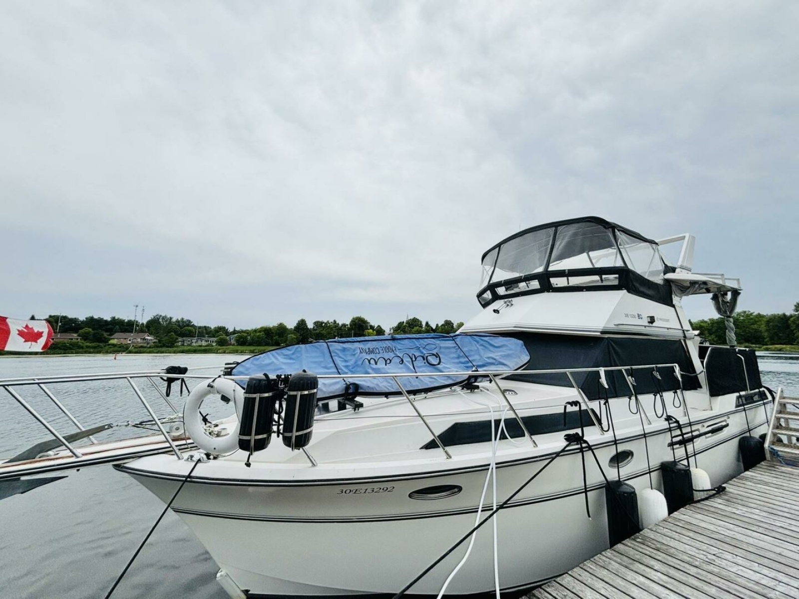 1987 President 35 AFT CABIN 35