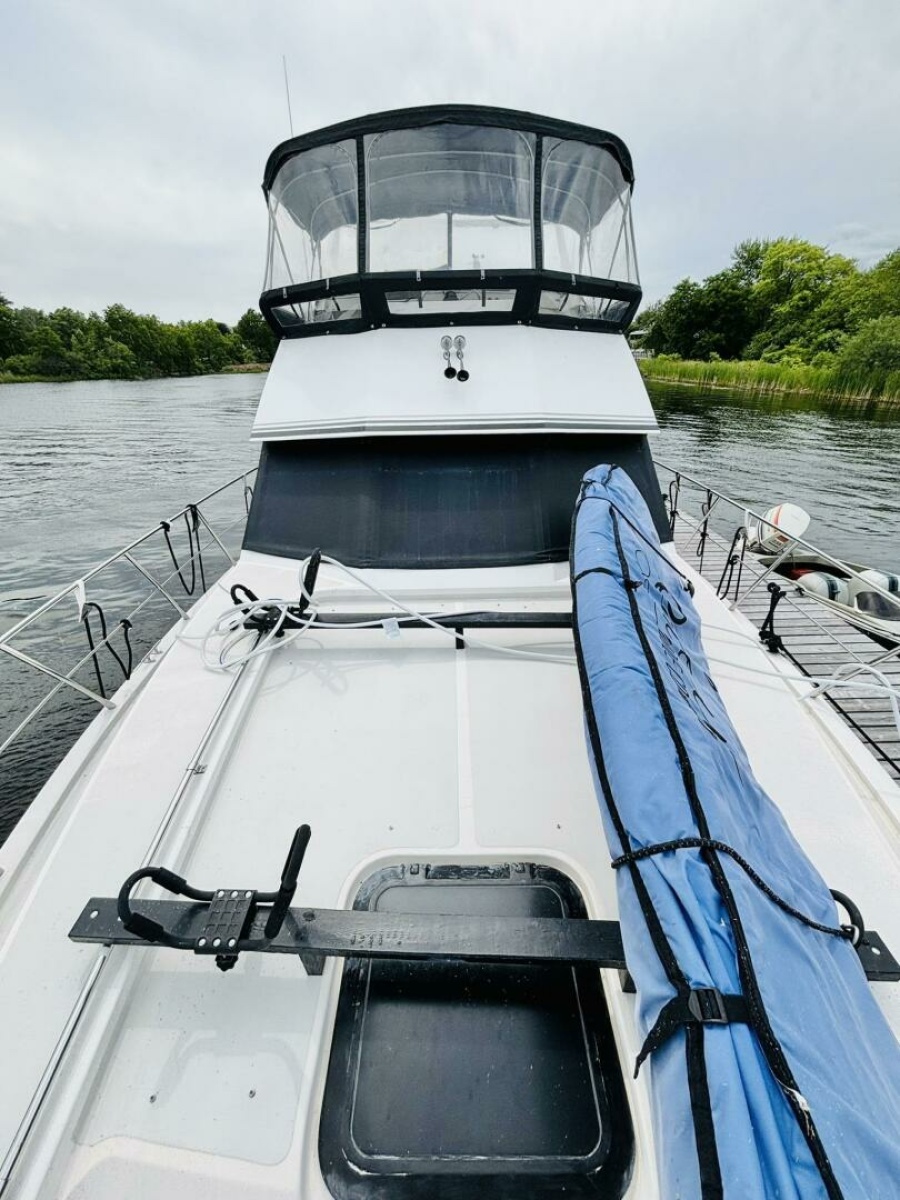 1987 President 35 AFT CABIN 35