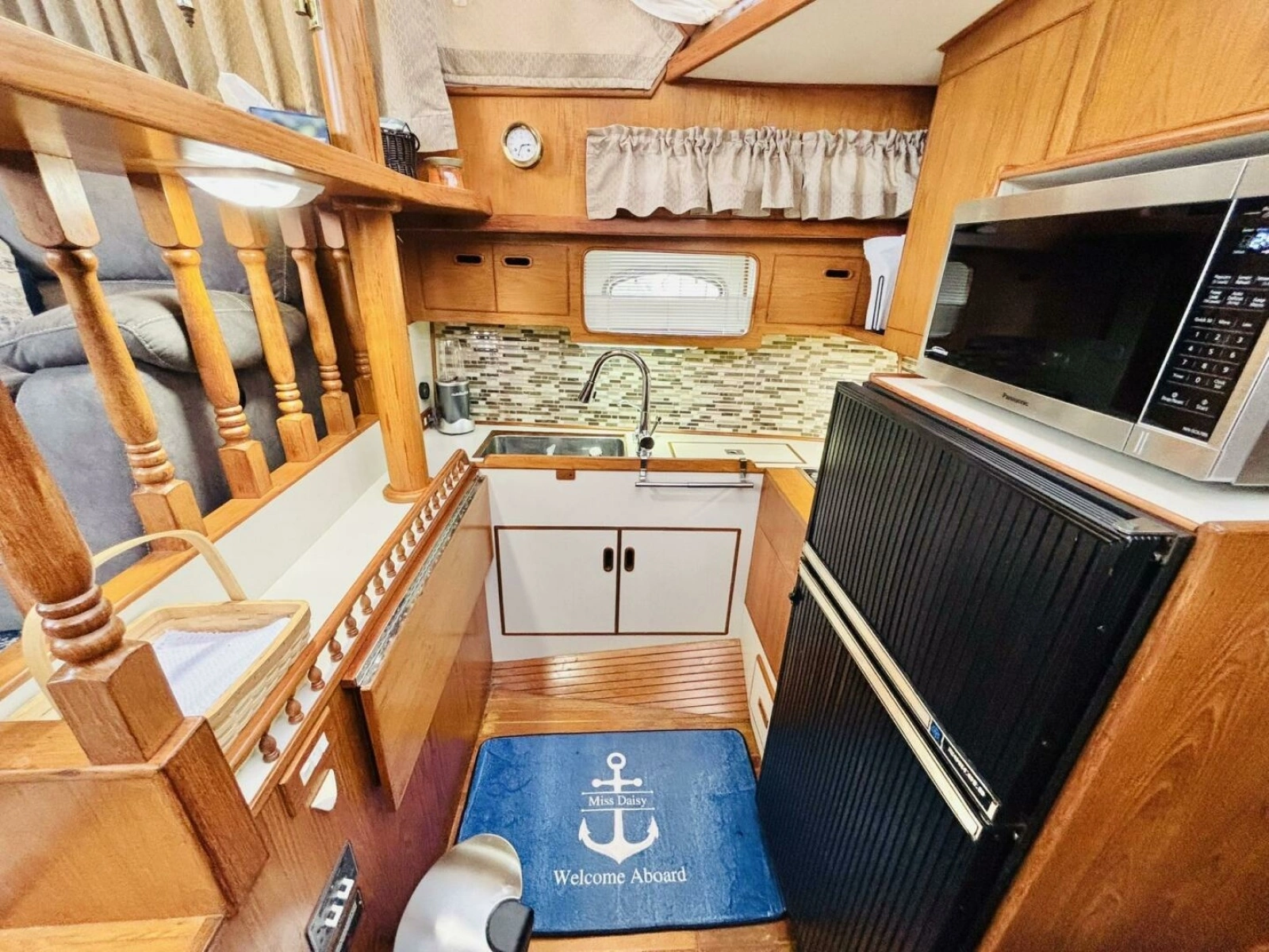 1987 President 35 AFT CABIN 35