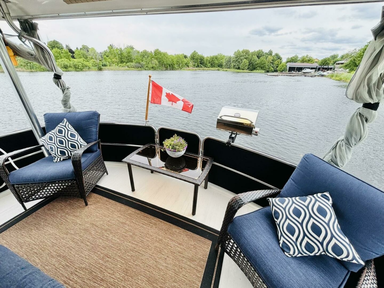 1987 President 35 AFT CABIN 35