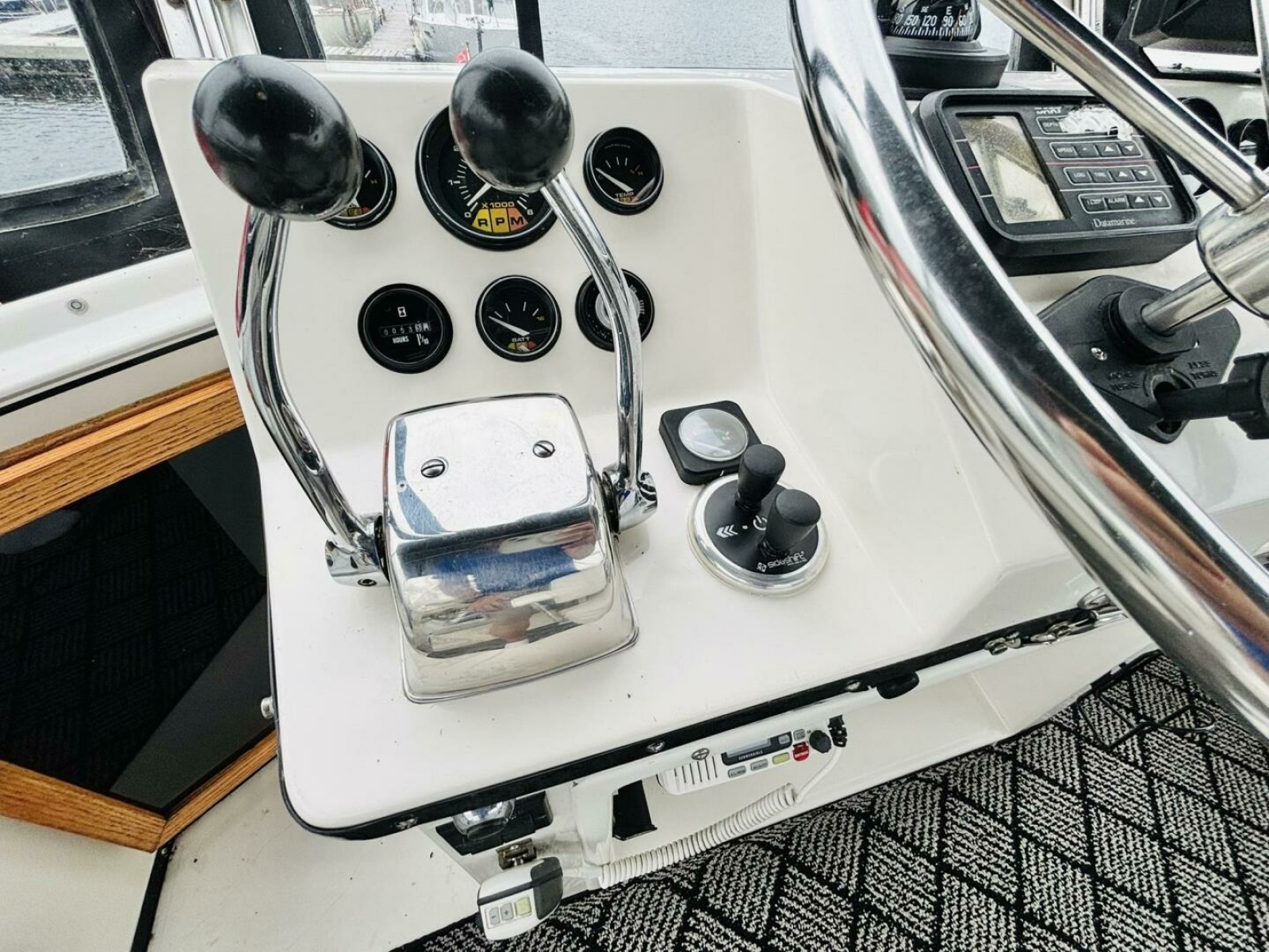 1987 President 35 AFT CABIN 35