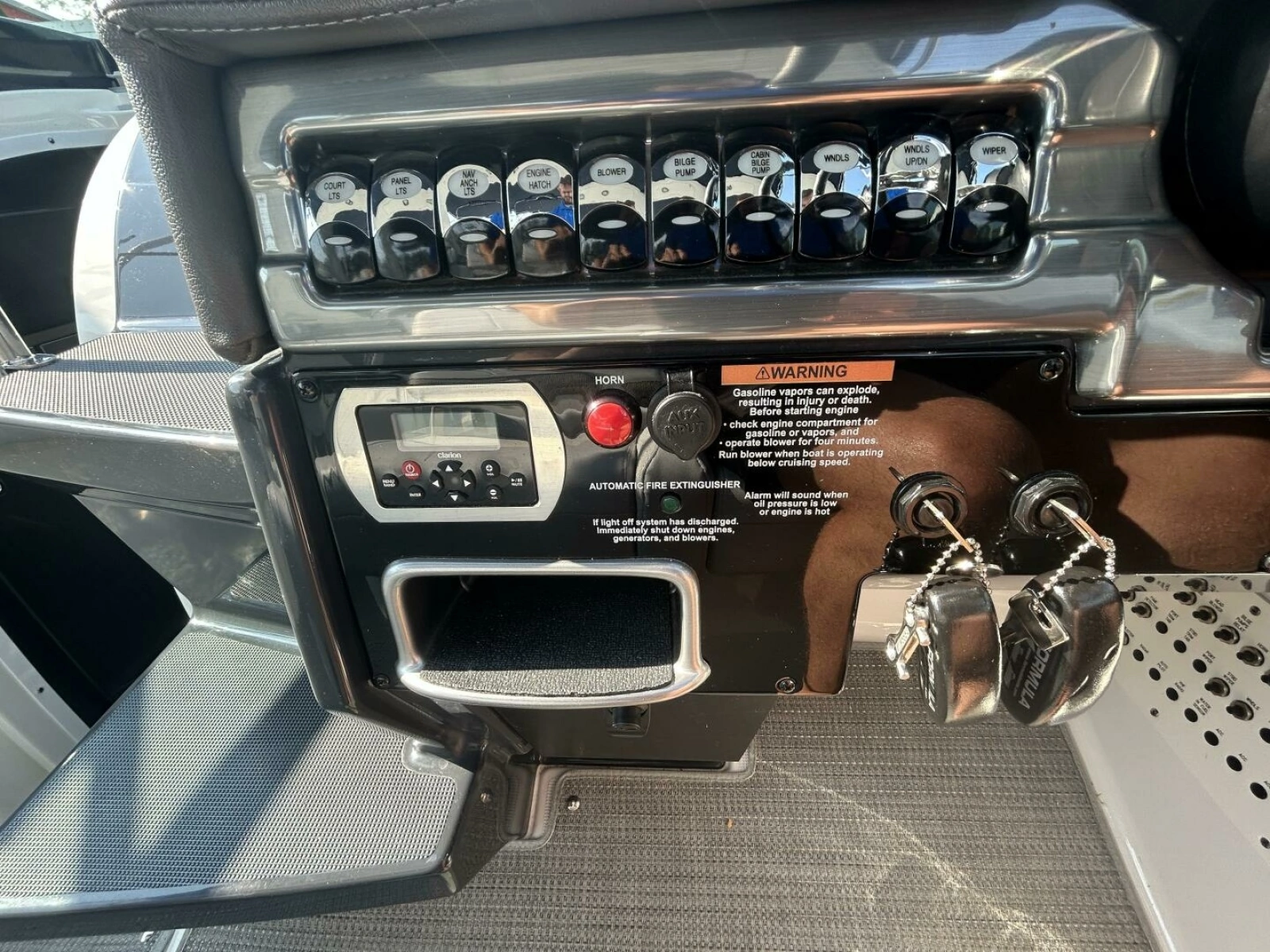 2020 Formula 310SS 31