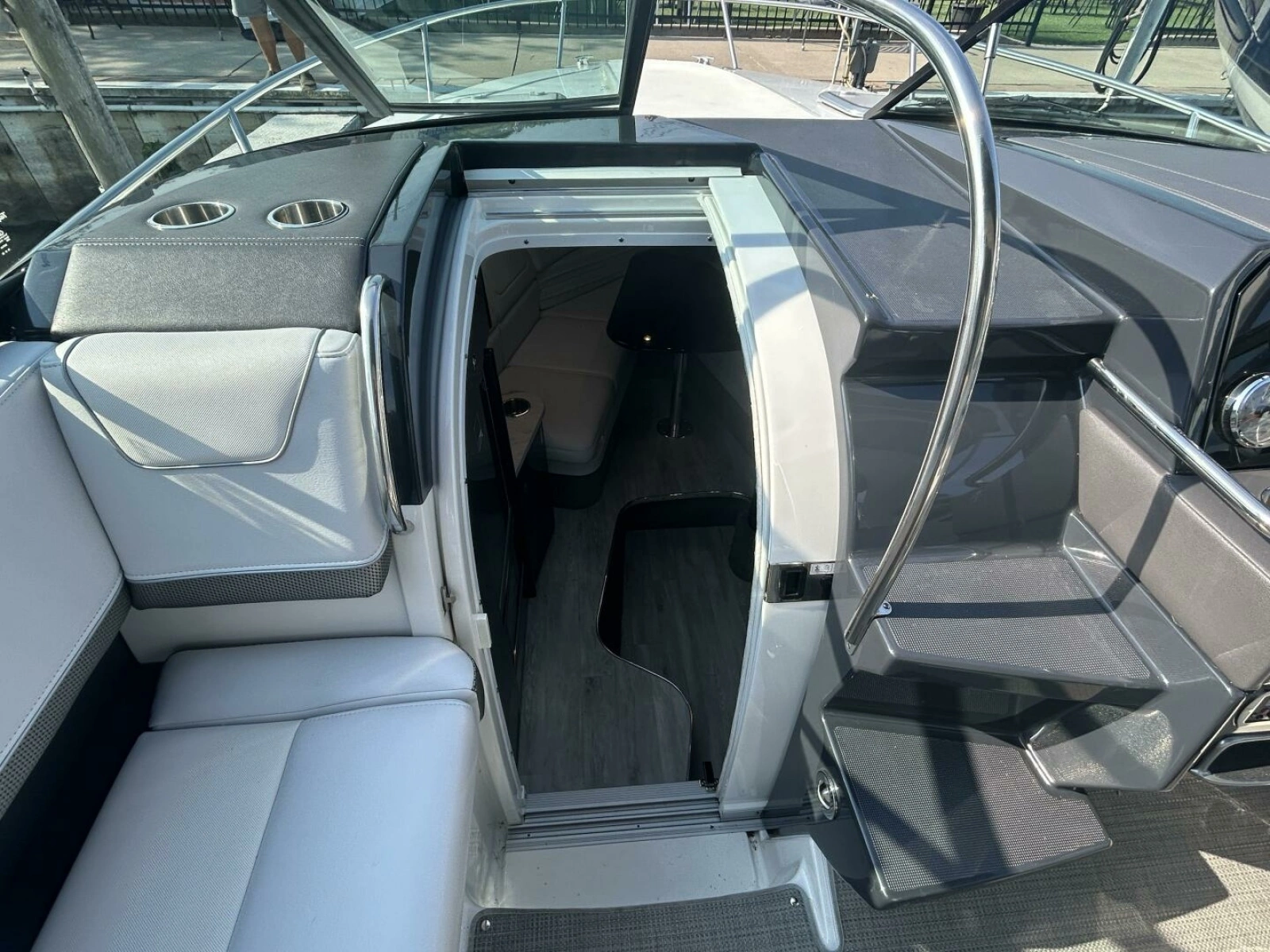 2020 Formula 310SS 31