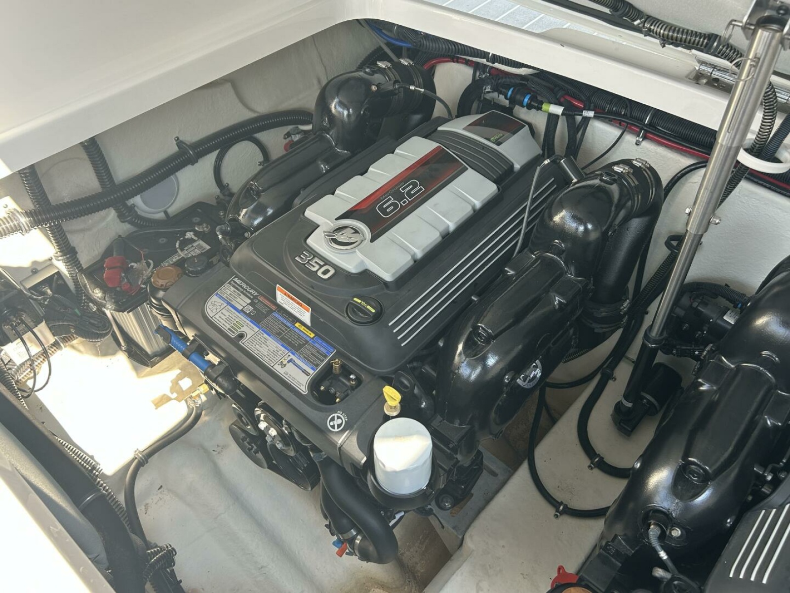 2020 Formula 310SS 31