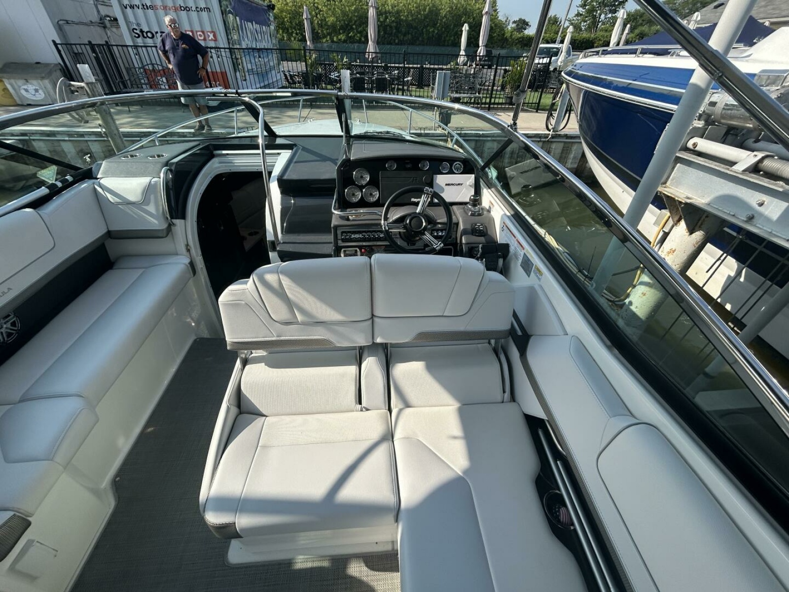 2020 Formula 310SS 31