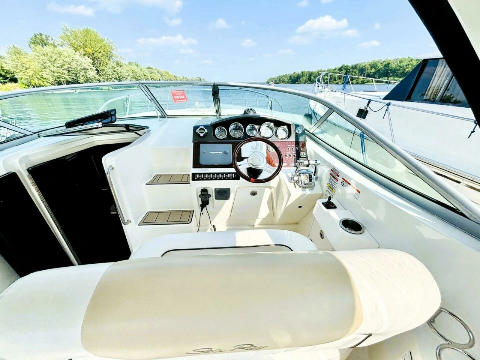 2010 Sea Ray 310 SUNDANCER 31