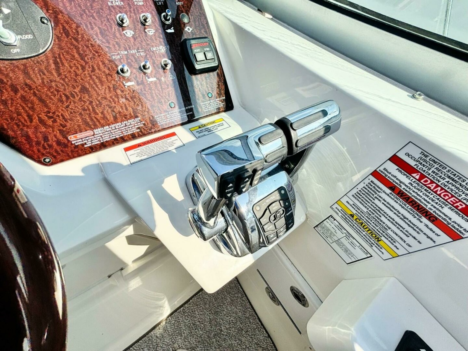 2010 Sea Ray 310 SUNDANCER 31