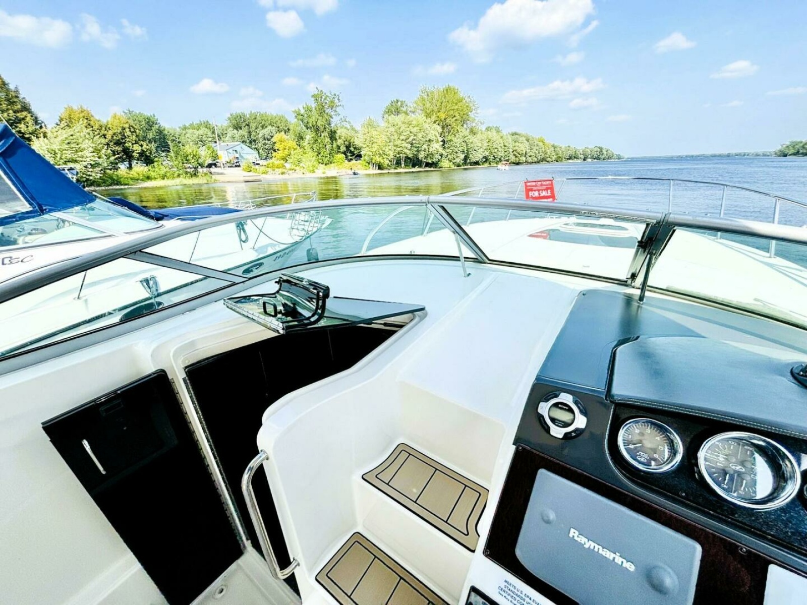 2010 Sea Ray 310 SUNDANCER 31