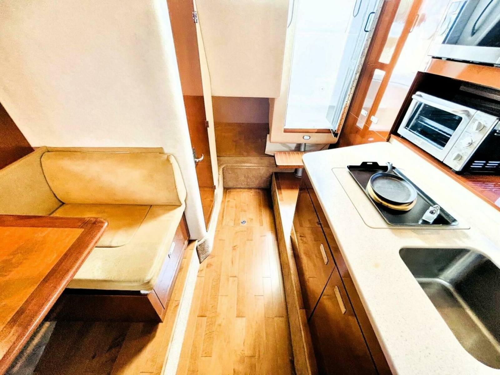 2010 Sea Ray 310 SUNDANCER 31