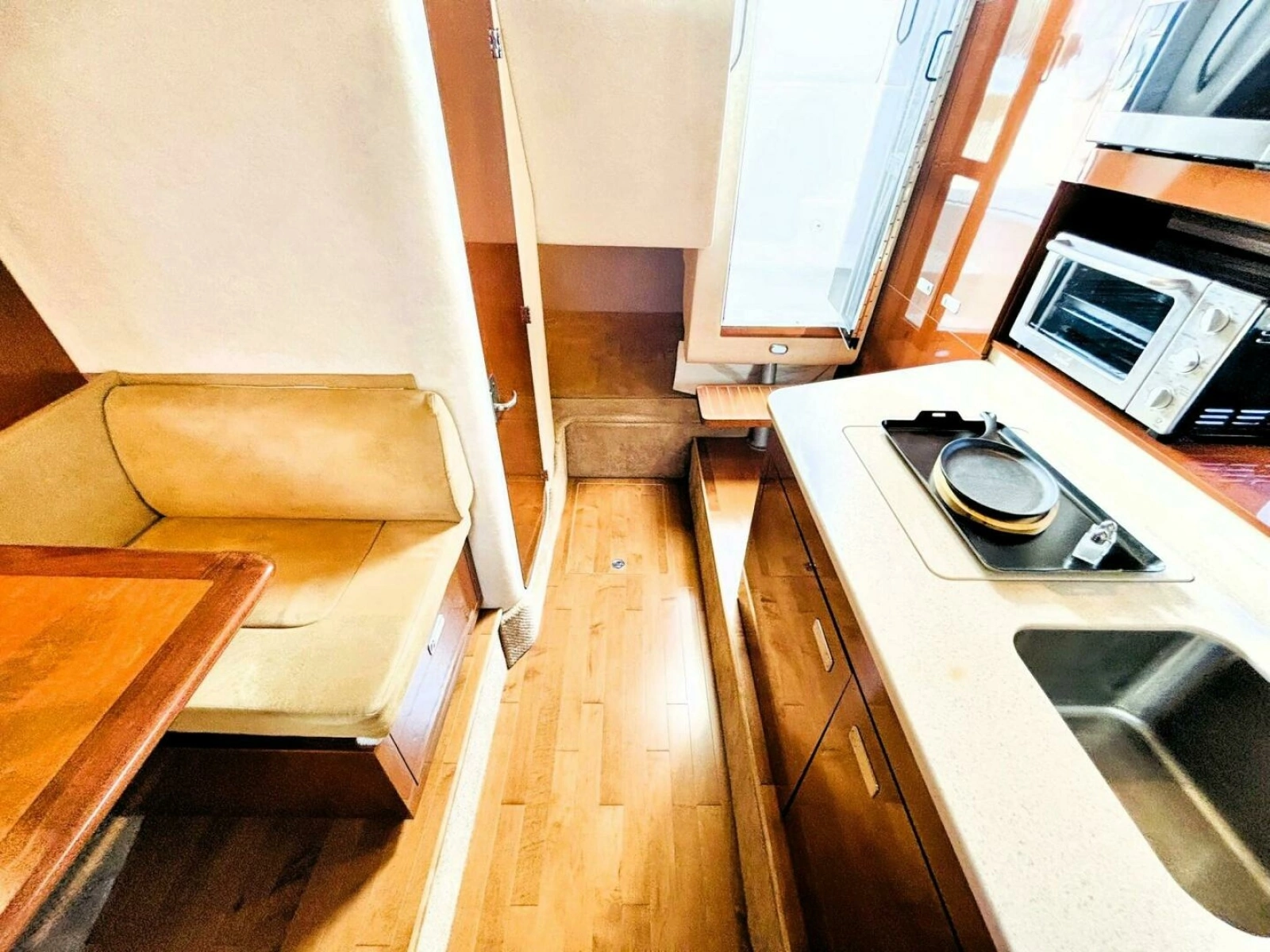 2010 Sea Ray 310 SUNDANCER 31