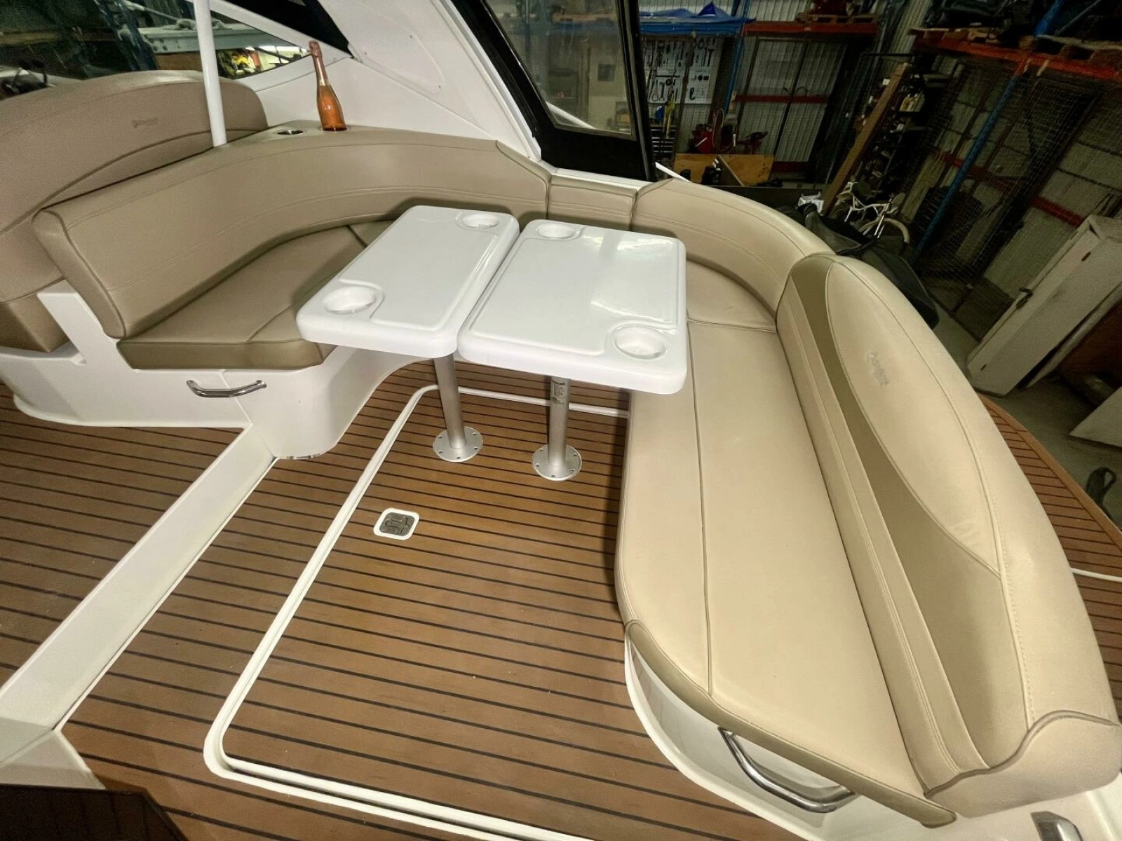 2011 Cruisers Yachts 330 Express 33
