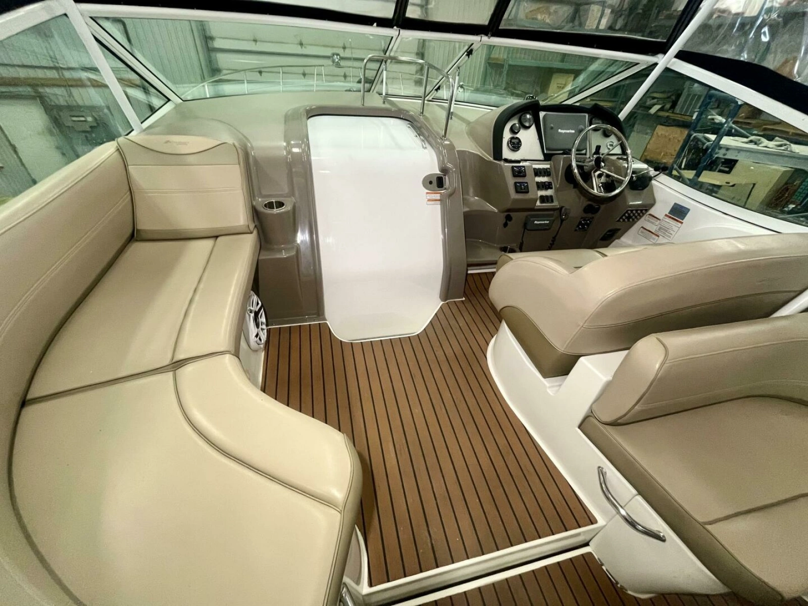 2011 Cruisers Yachts 330 Express 33