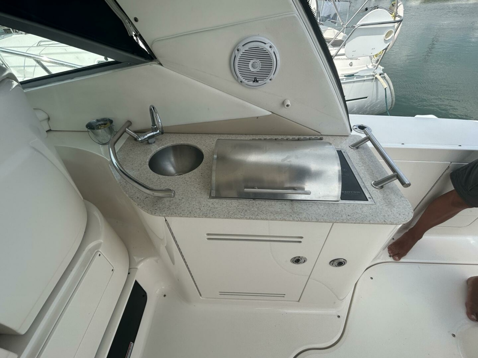 2010 Sea Ray 370 Sundancer 37