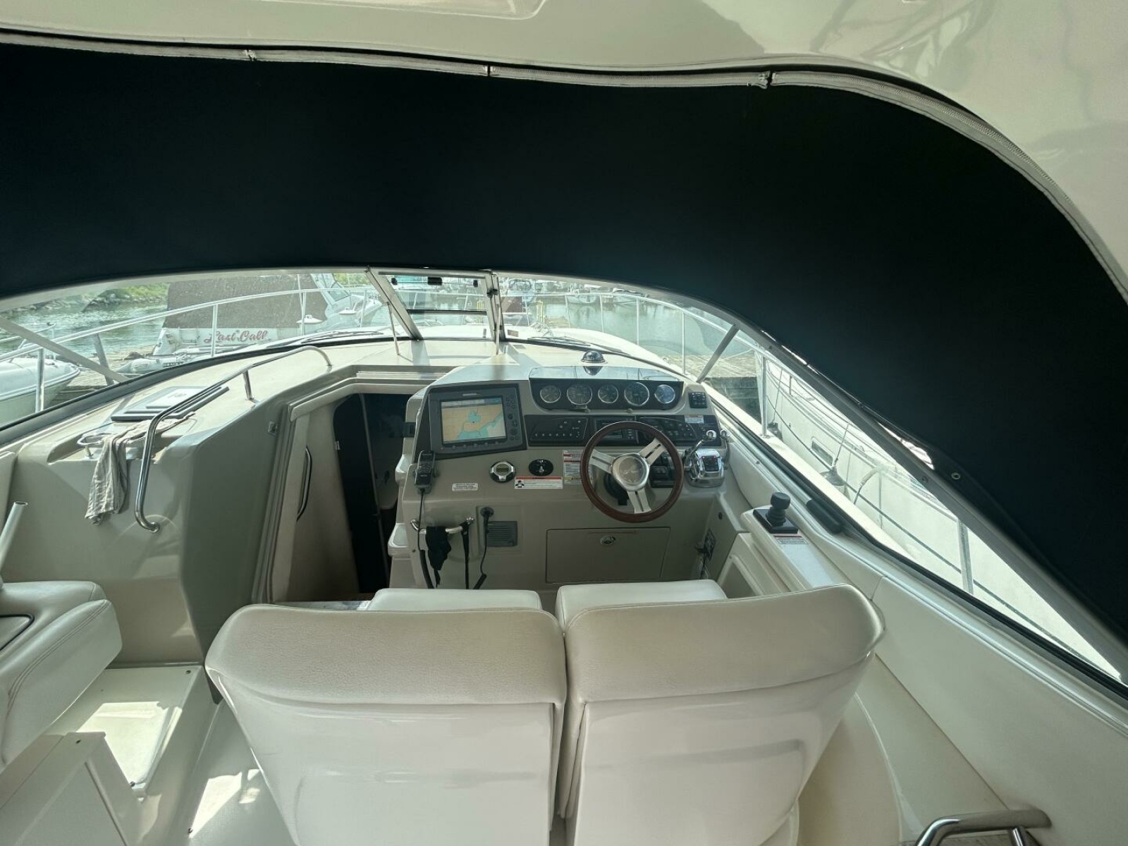 2010 Sea Ray 370 Sundancer 37