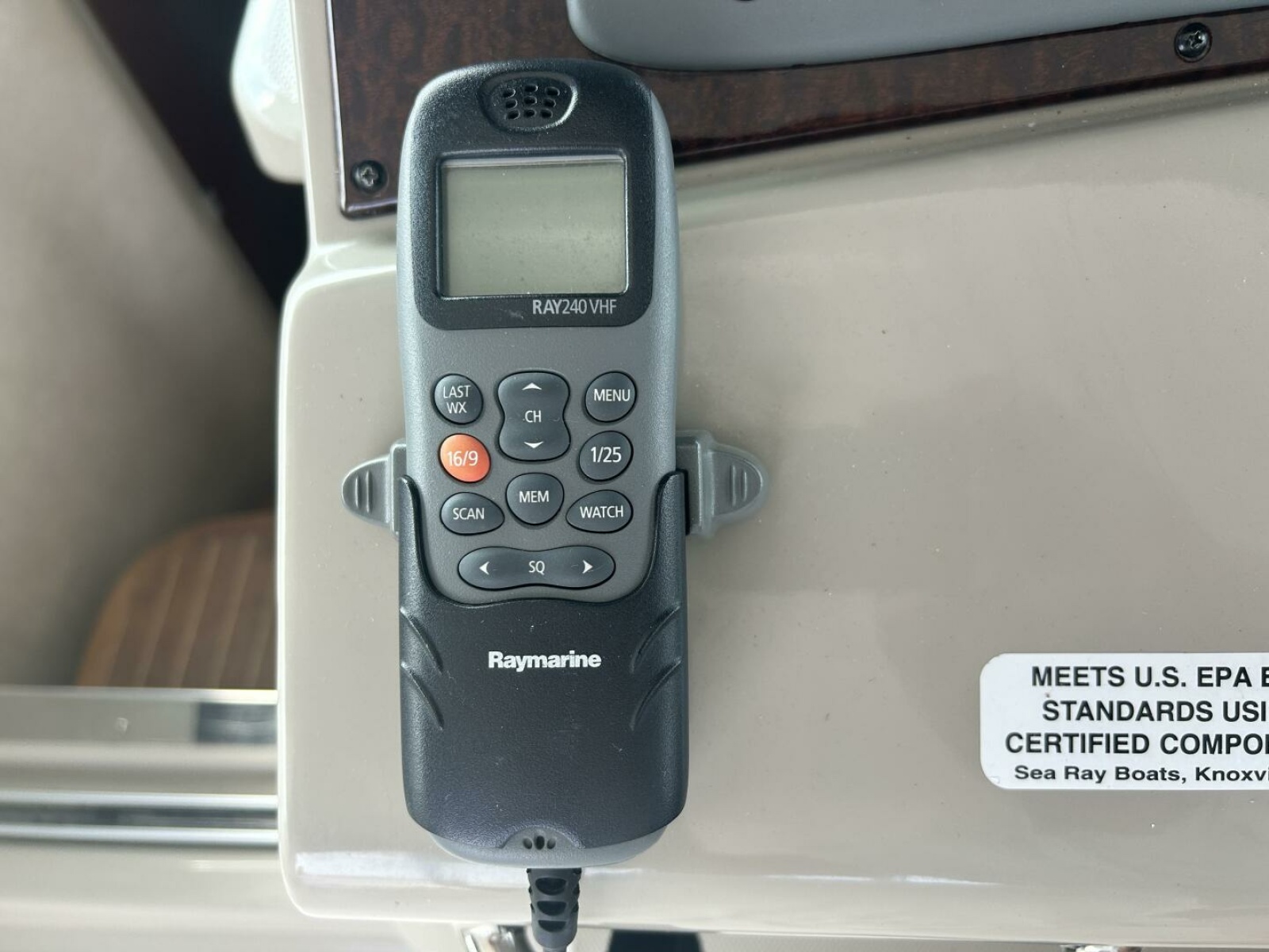 2010 Sea Ray 370 Sundancer 37