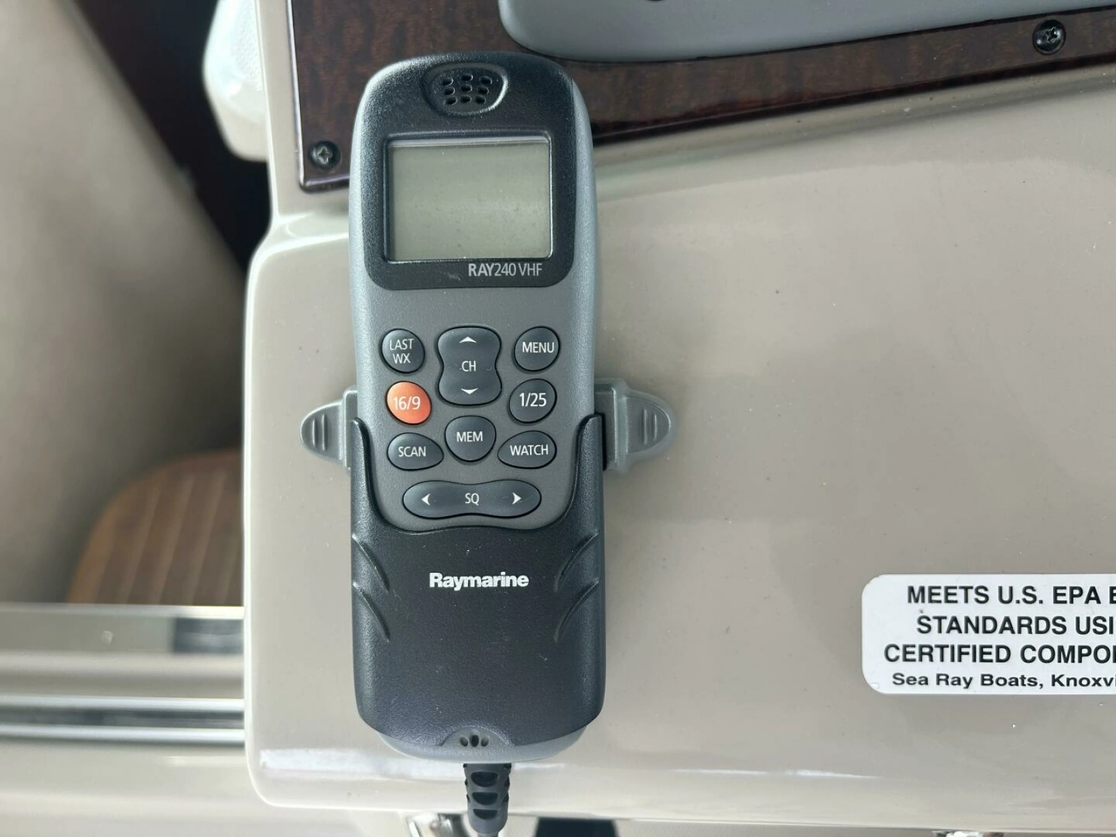 2010 Sea Ray 370 Sundancer 37