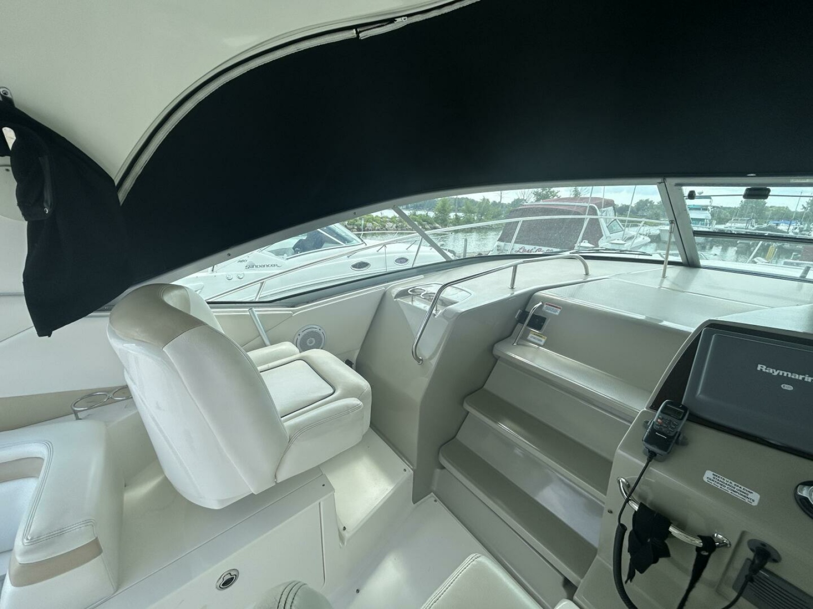 2010 Sea Ray 370 Sundancer 37